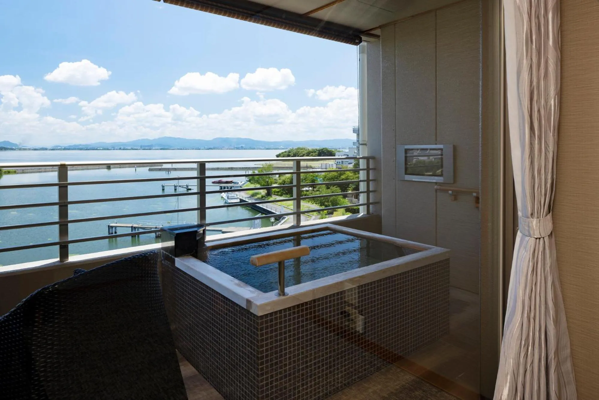 Bathroom in Biwako Ryokusuitei