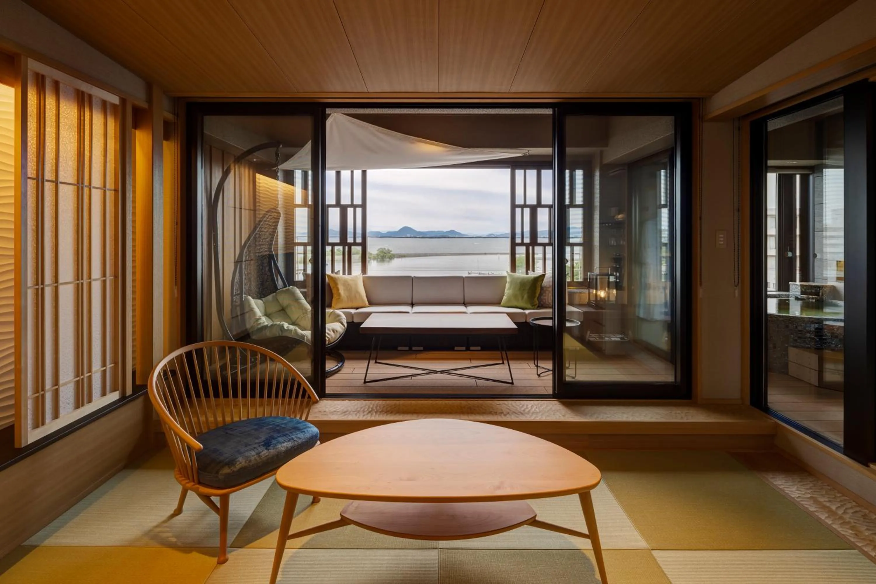 Living room in Biwako Ryokusuitei