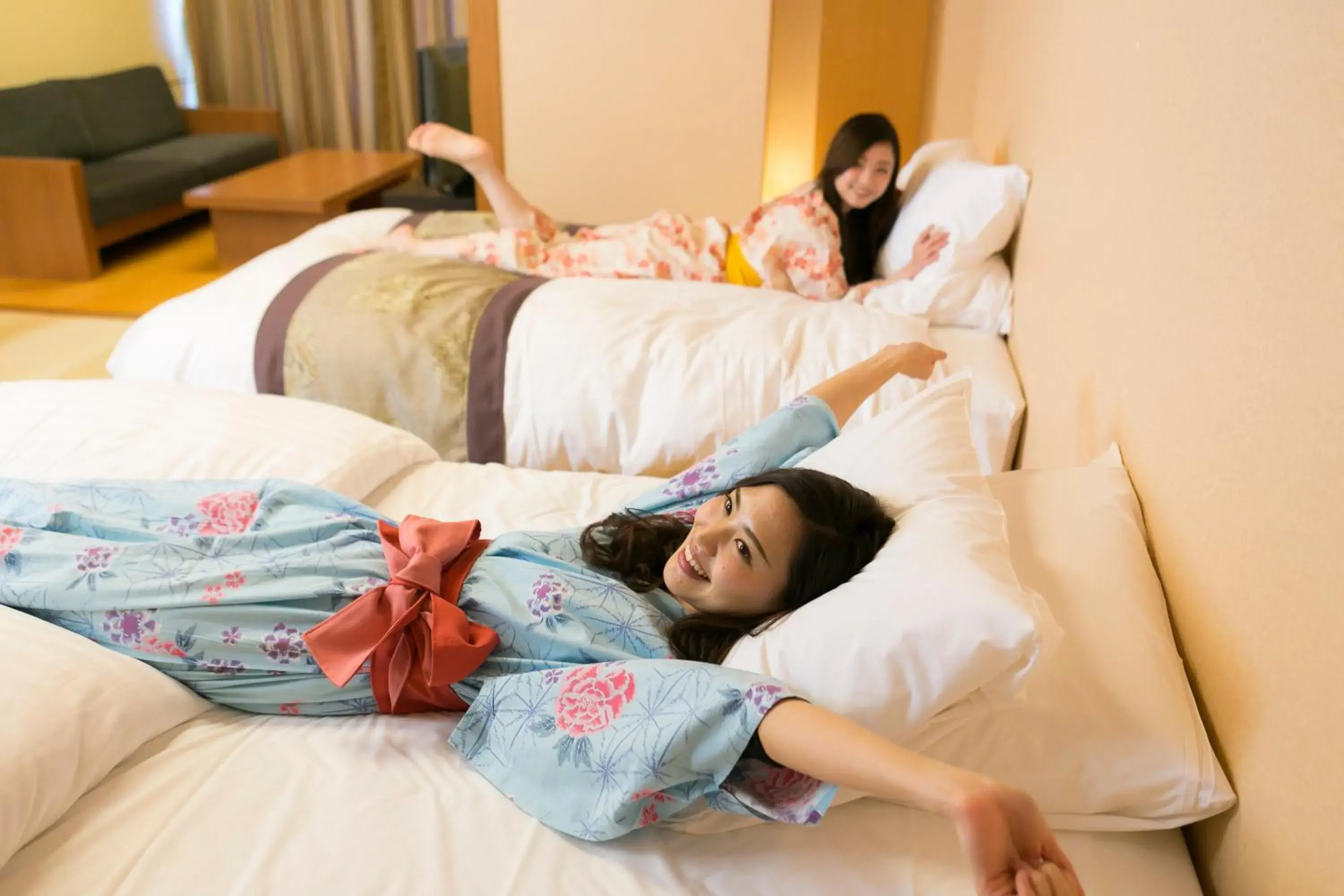 Decorative detail, Bed in Biwako Ryokusuitei Decorative detail, Bed in Biwako Ryokusuitei