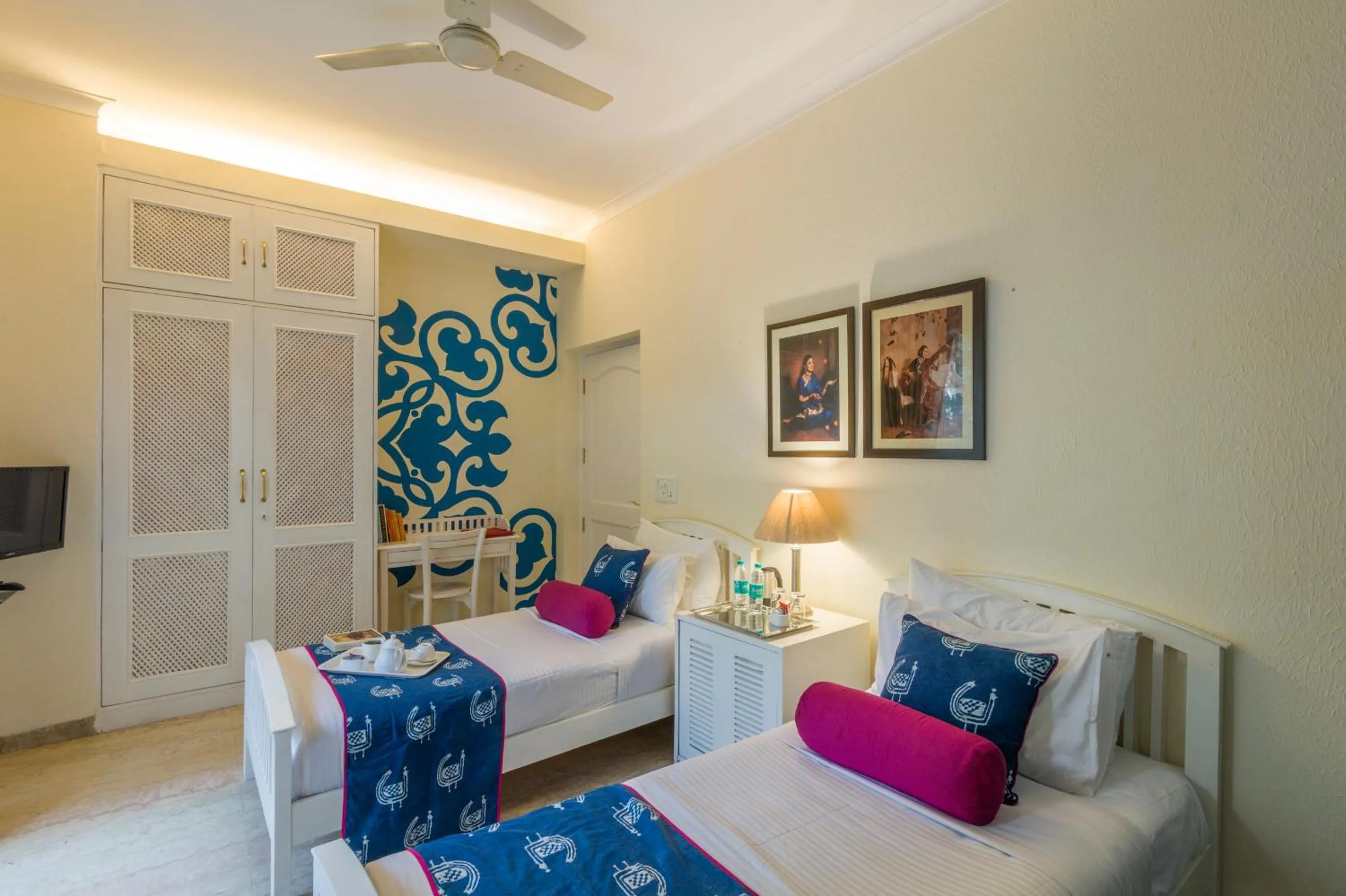 Bed in Colonel's Retreat 2