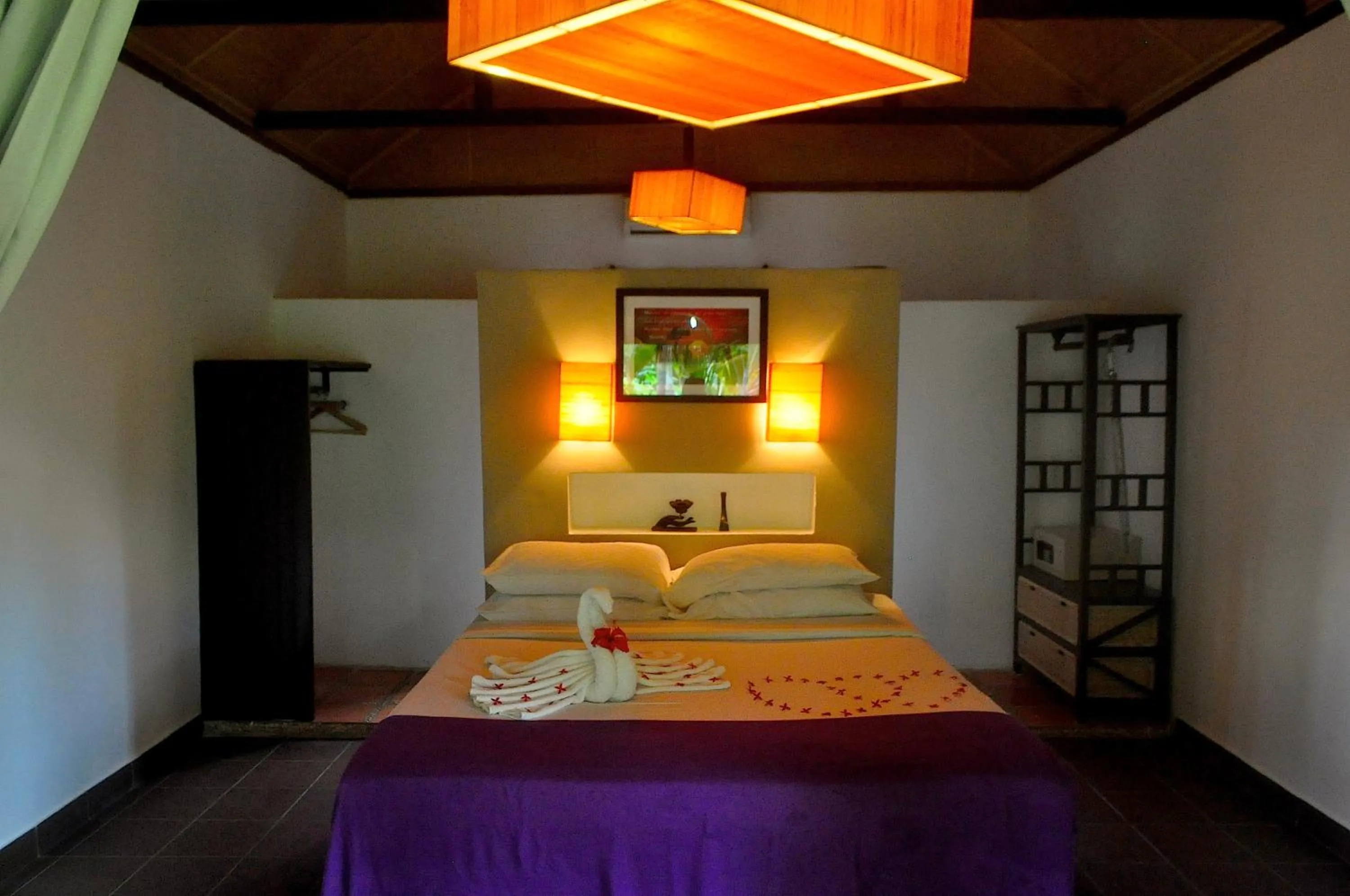 Massage, Bed in Raingsey Bungalow