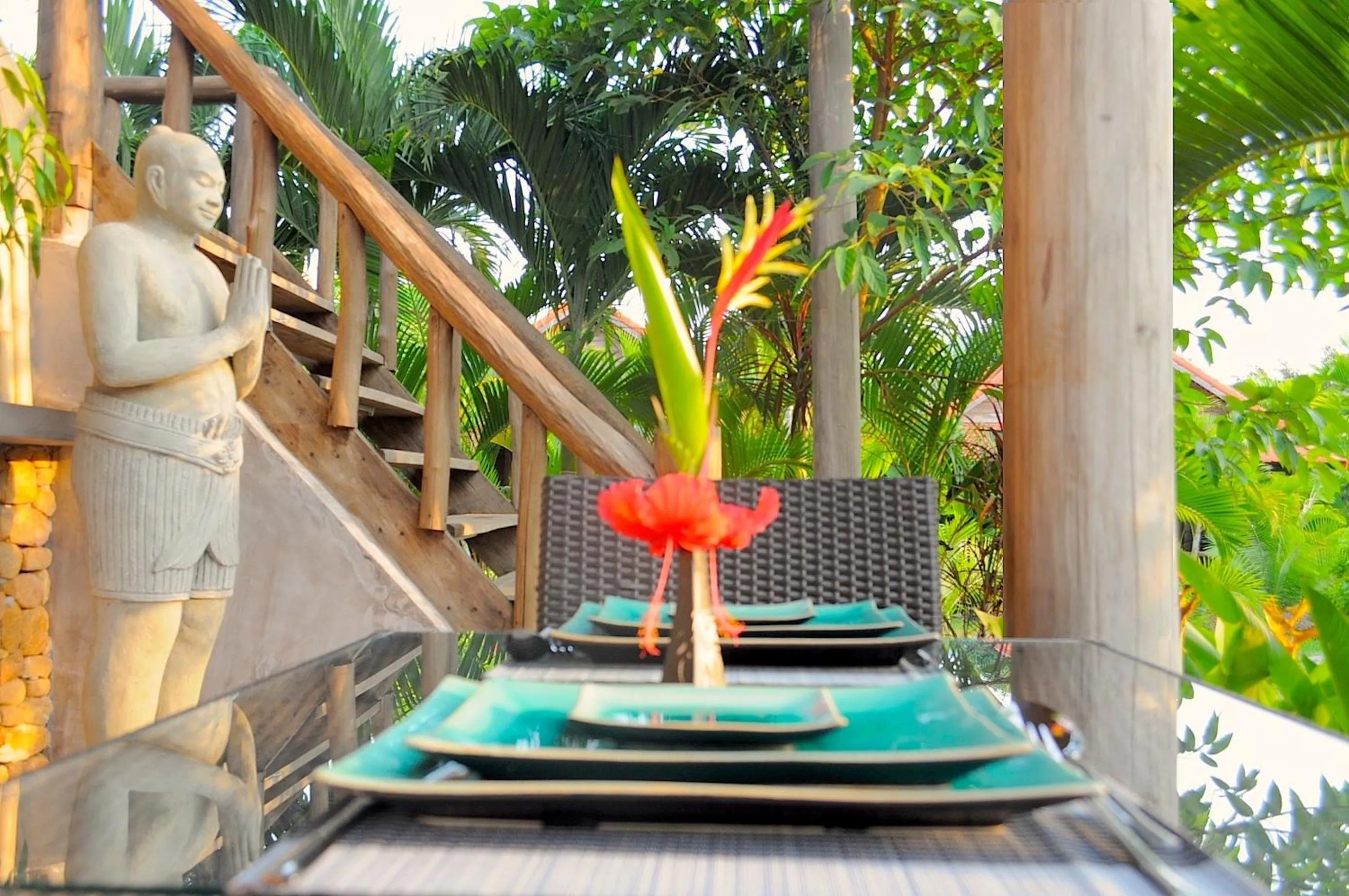 Restaurant/places to eat in Raingsey Bungalow