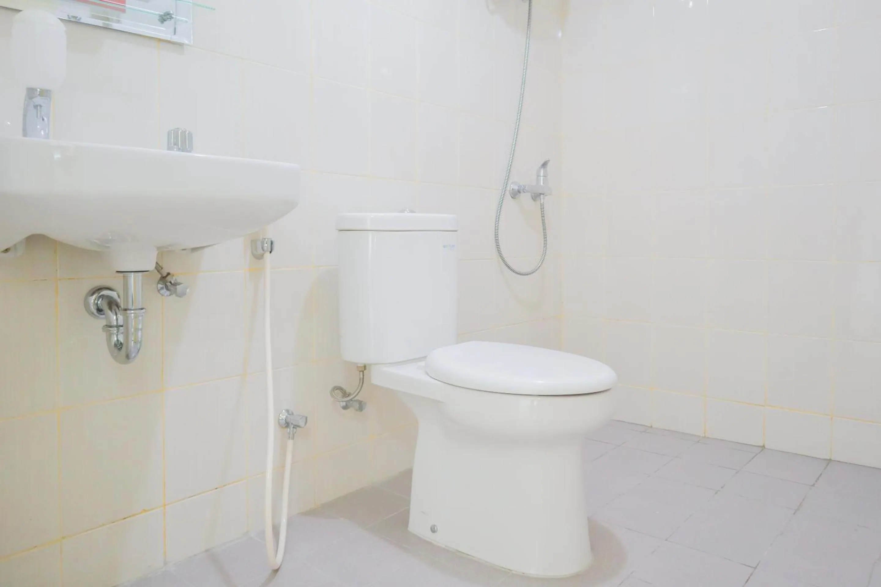 Bathroom in Flagship 210 Amethyst Kemayoran