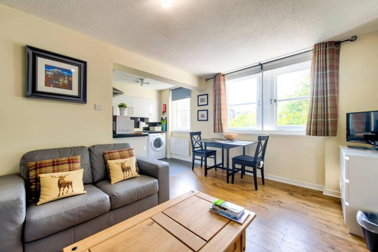 Apartment in Stunning Studio Apartment Castle View
