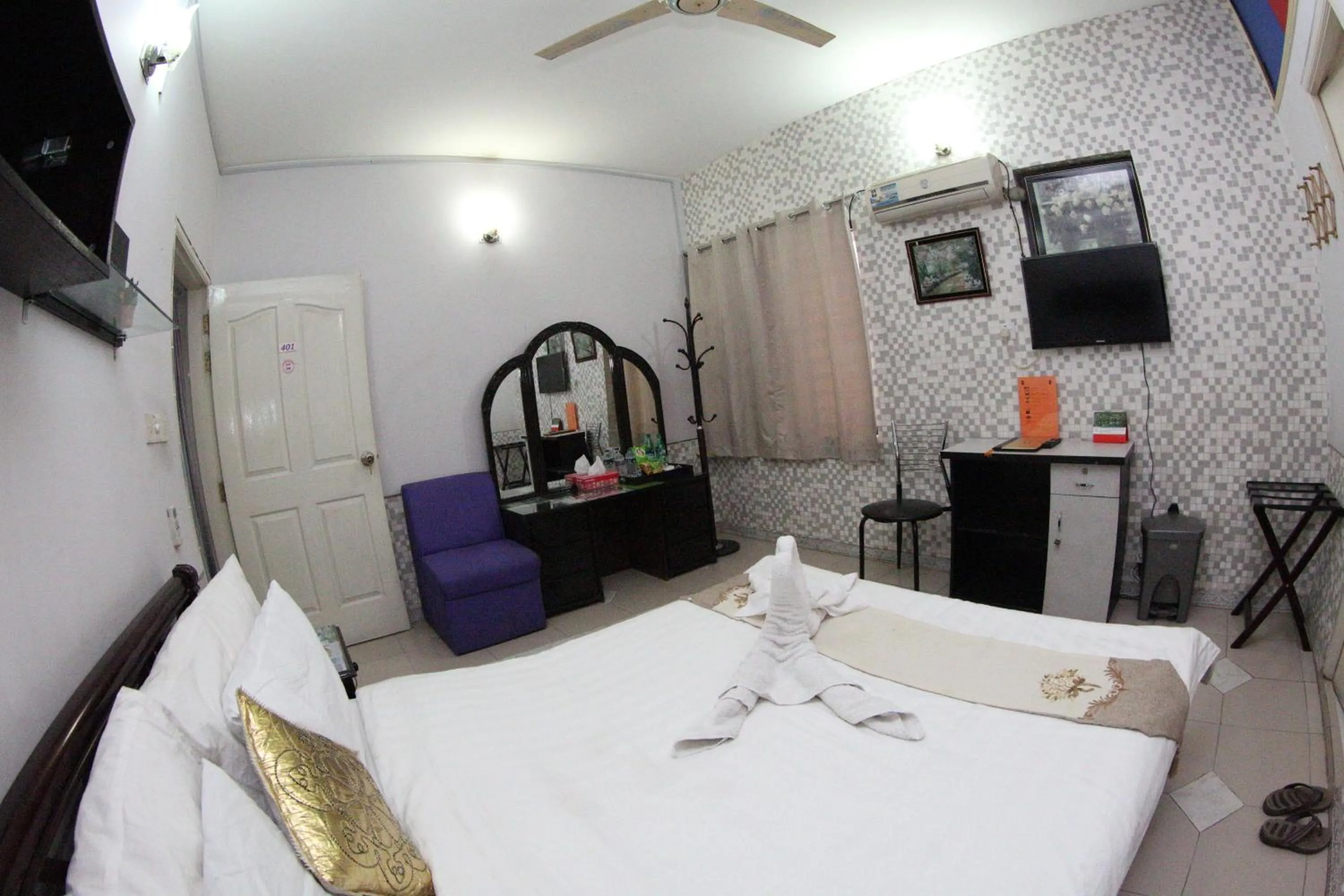 TV and multimedia, Bed in Babylon Hotel & Serviced Apartment