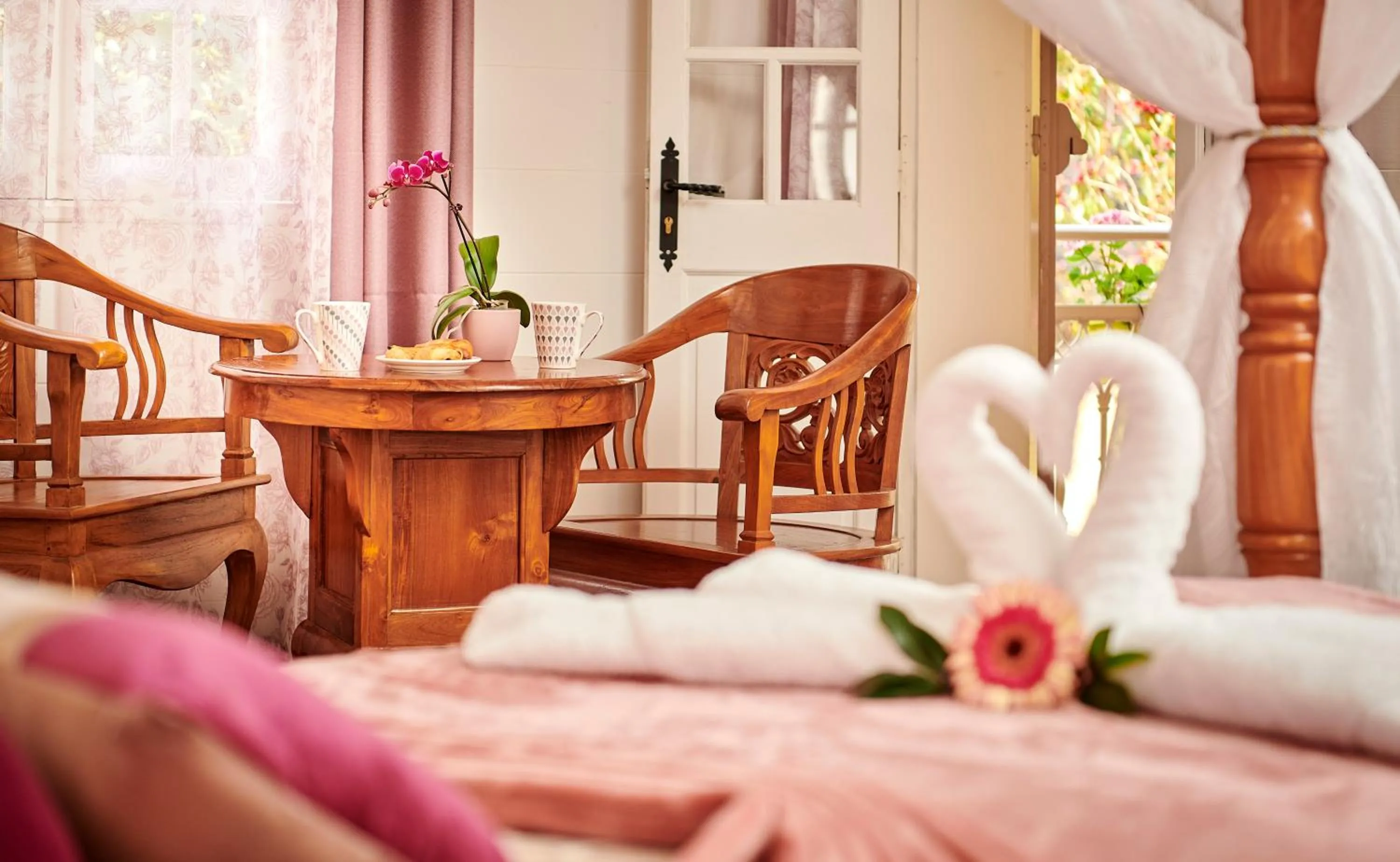 Photo of the whole room, Bed in Relais Des Gouverneurs