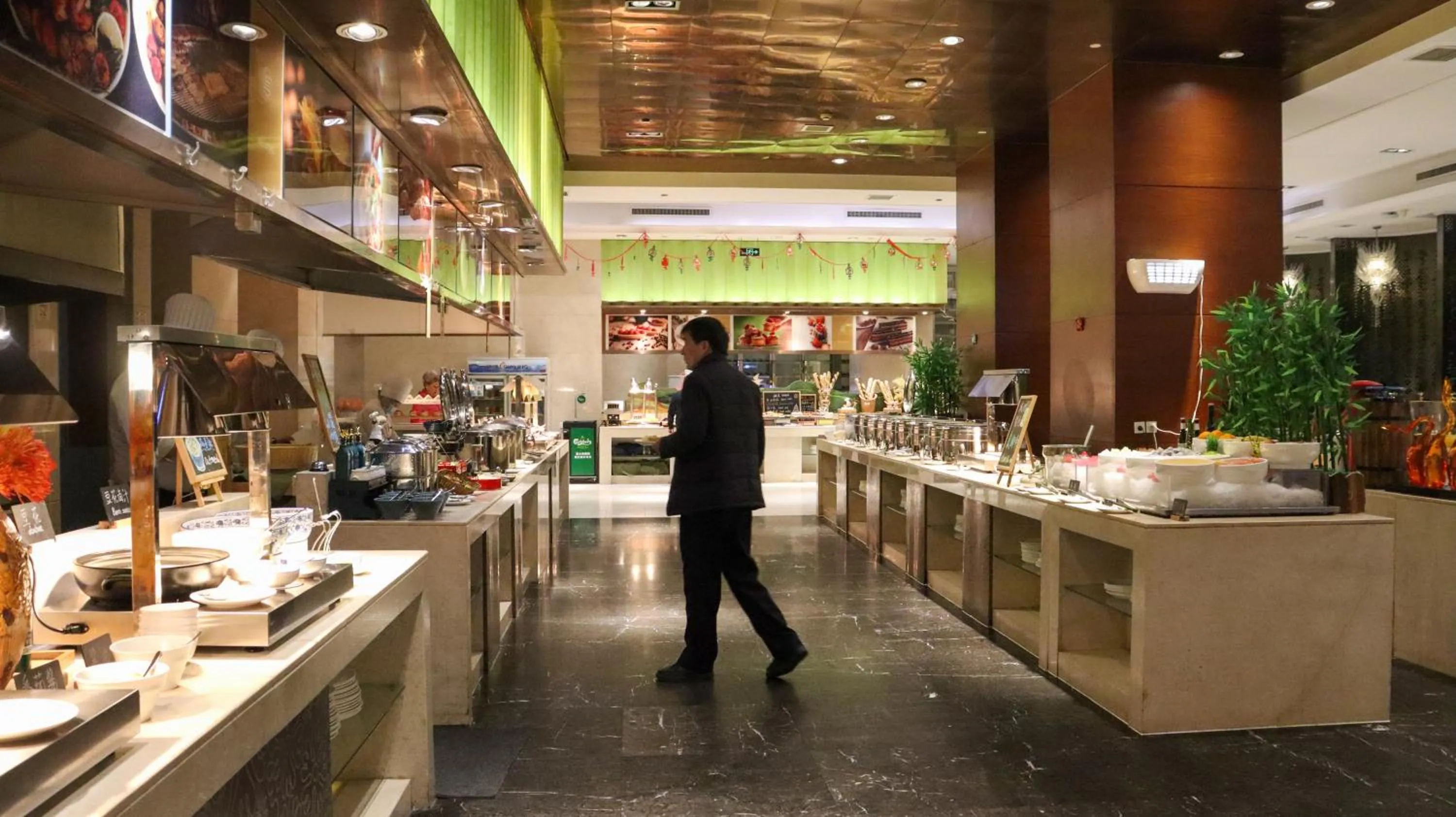 Restaurant/places to eat in Lv Shou Hotel