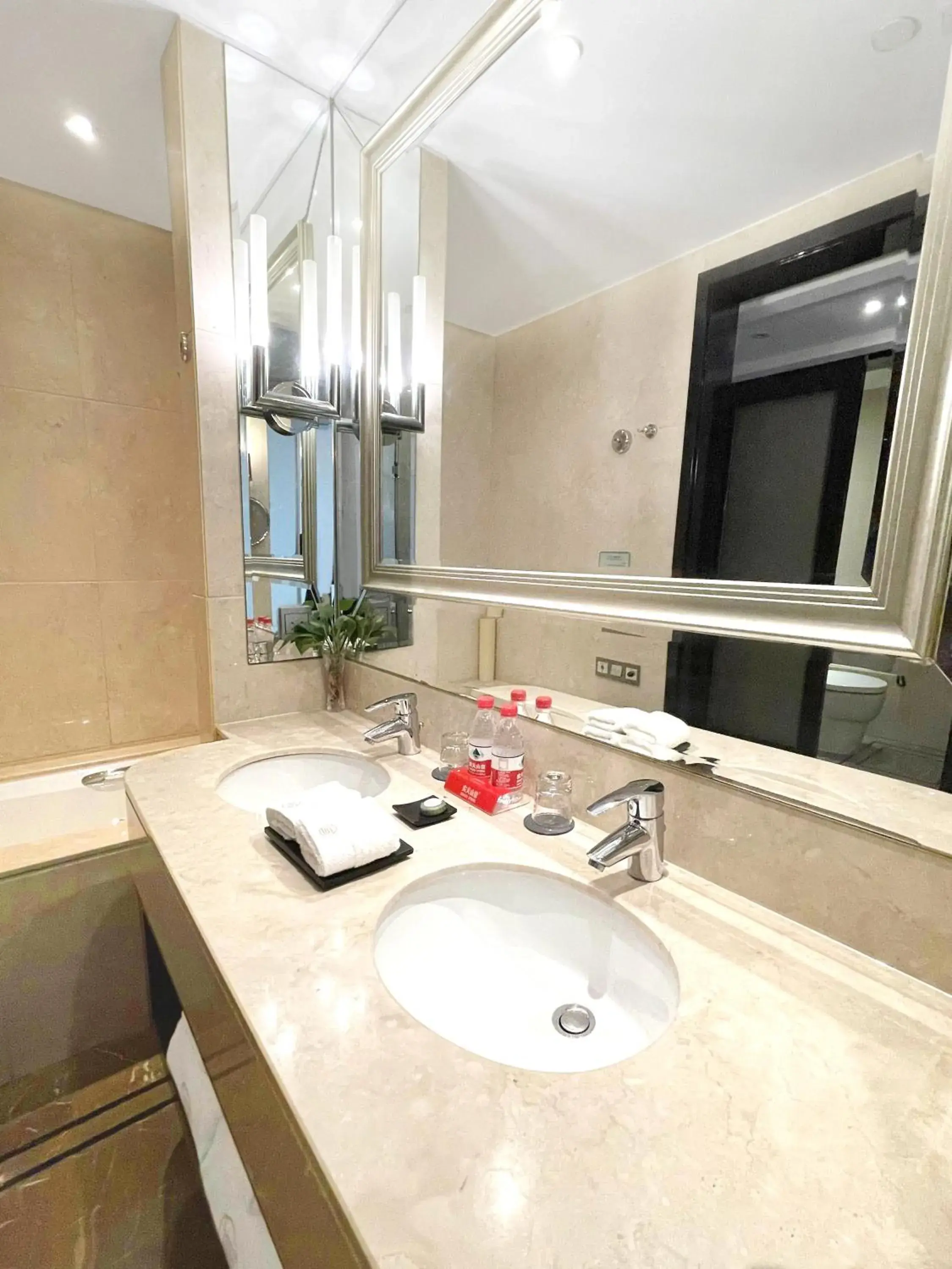 Executive Twin Room in Lv Shou Hotel Executive Twin Room in Lv Shou Hotel