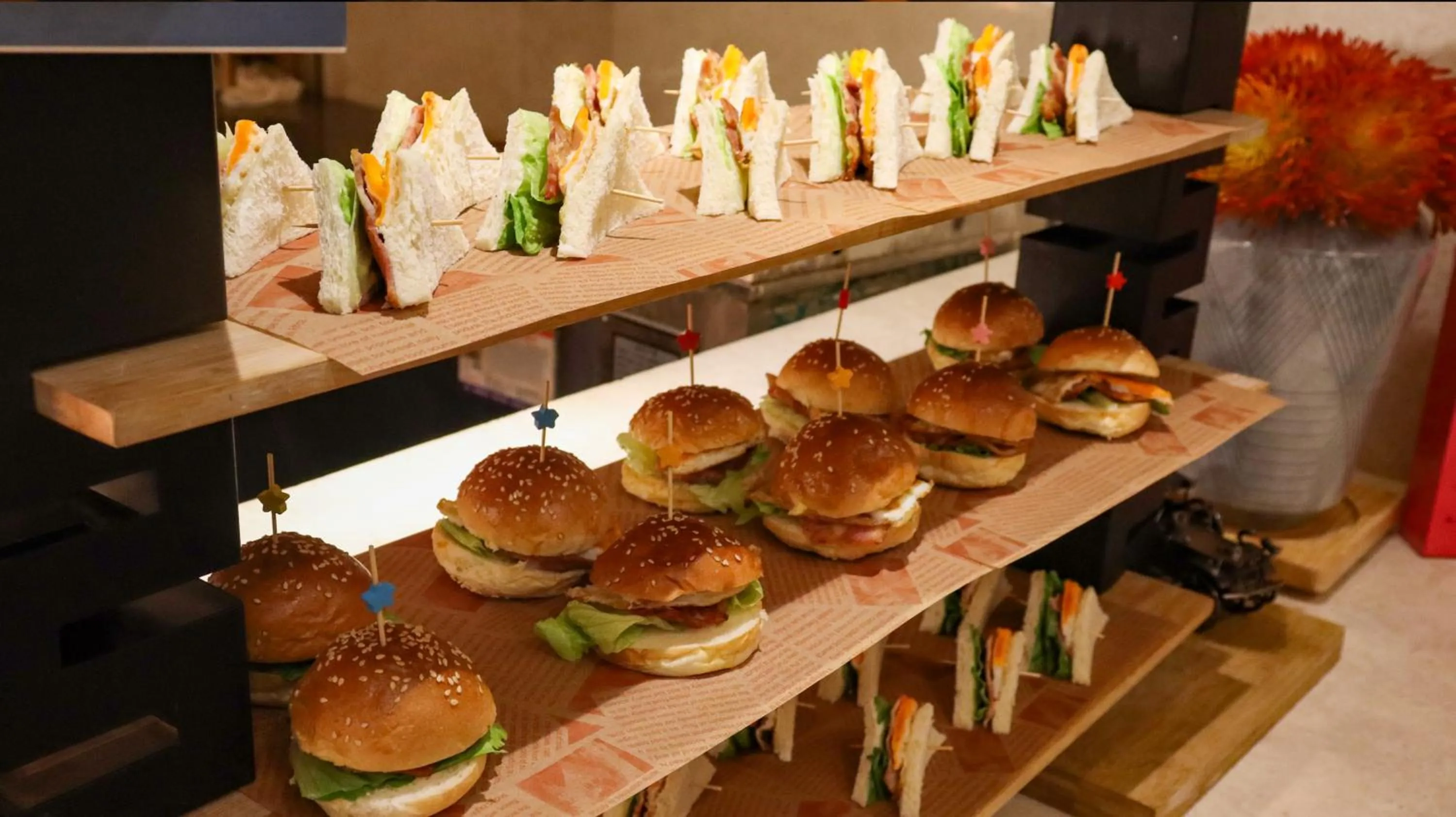 Restaurant/places to eat in Lv Shou Hotel