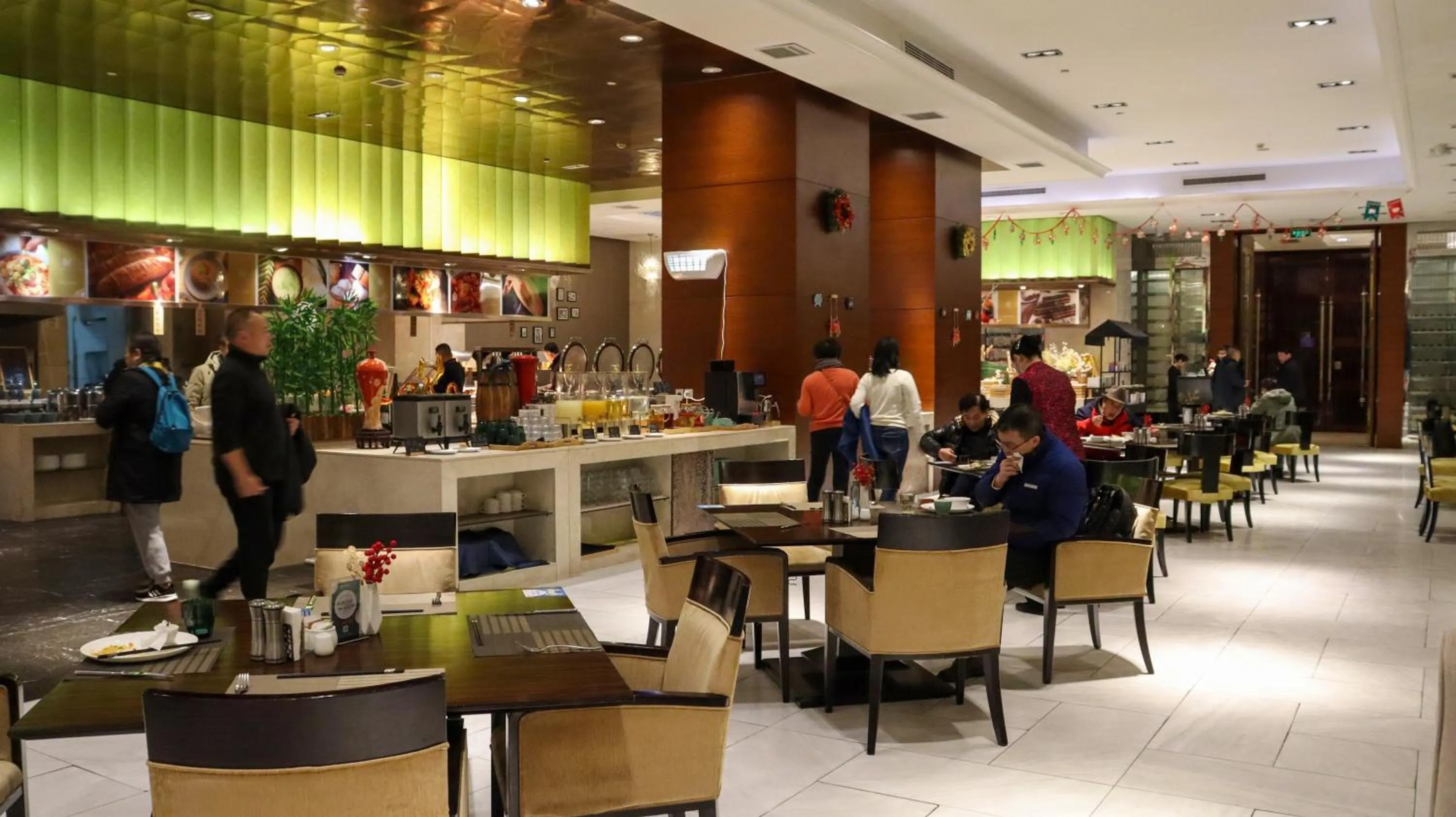 Restaurant/places to eat in Lv Shou Hotel