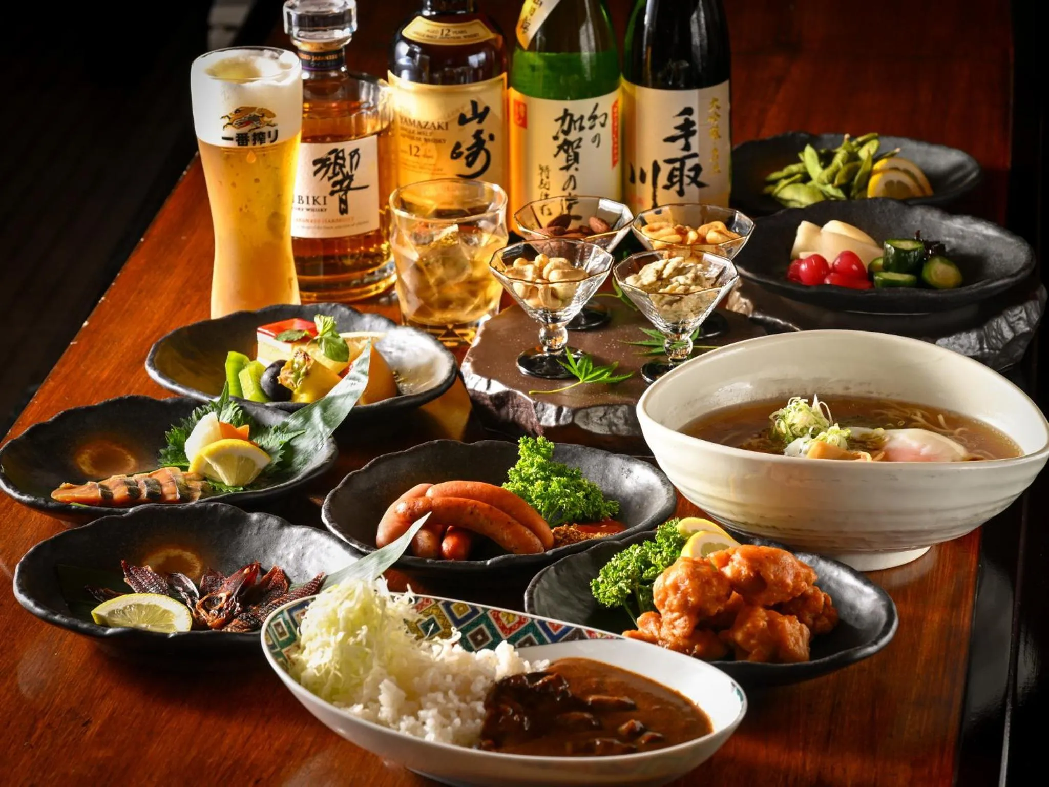 Lounge or bar in APA Hotel & Resort Kaga Katayamazu Onsen Kasuikyo