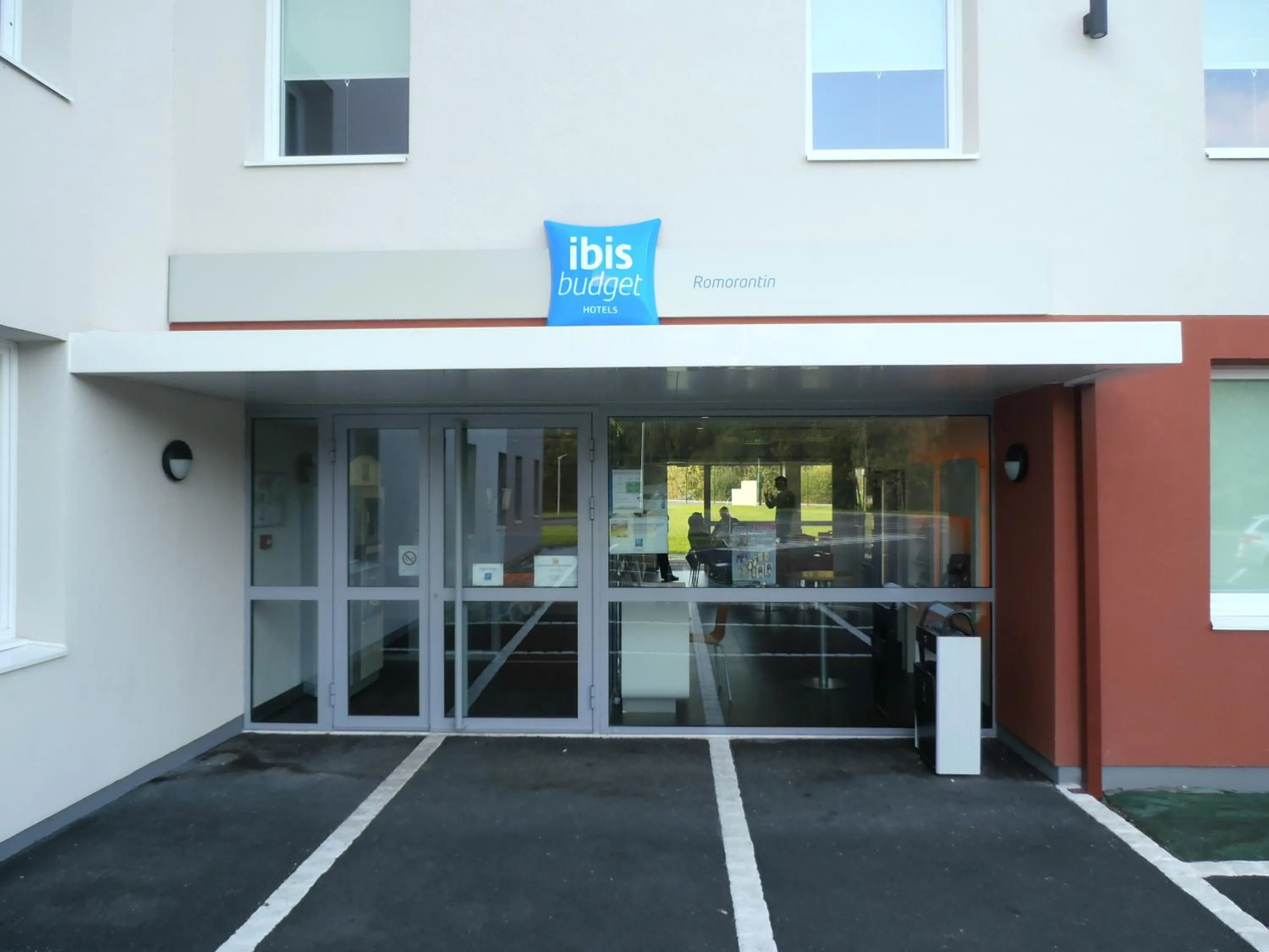 Facade/entrance in ibis budget Romorantin