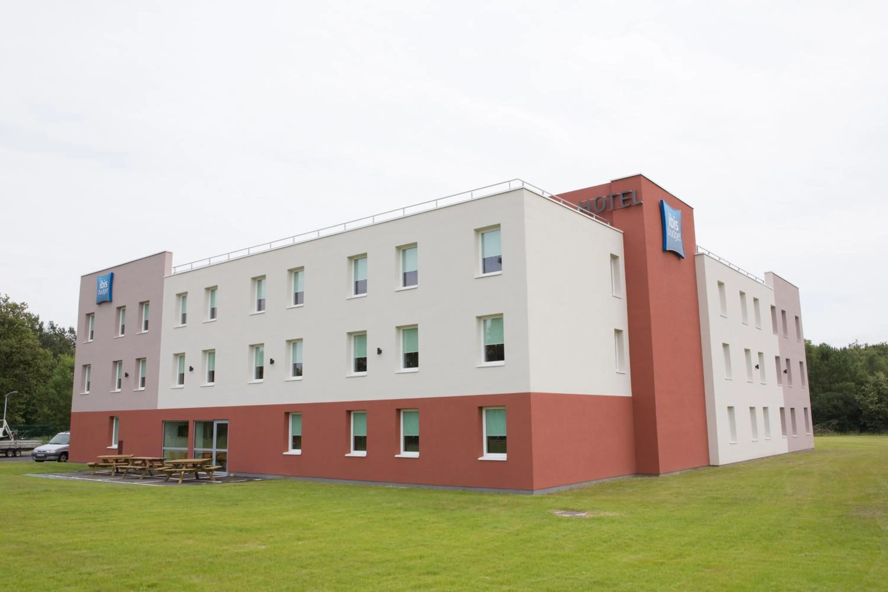 Facade/entrance in ibis budget Romorantin