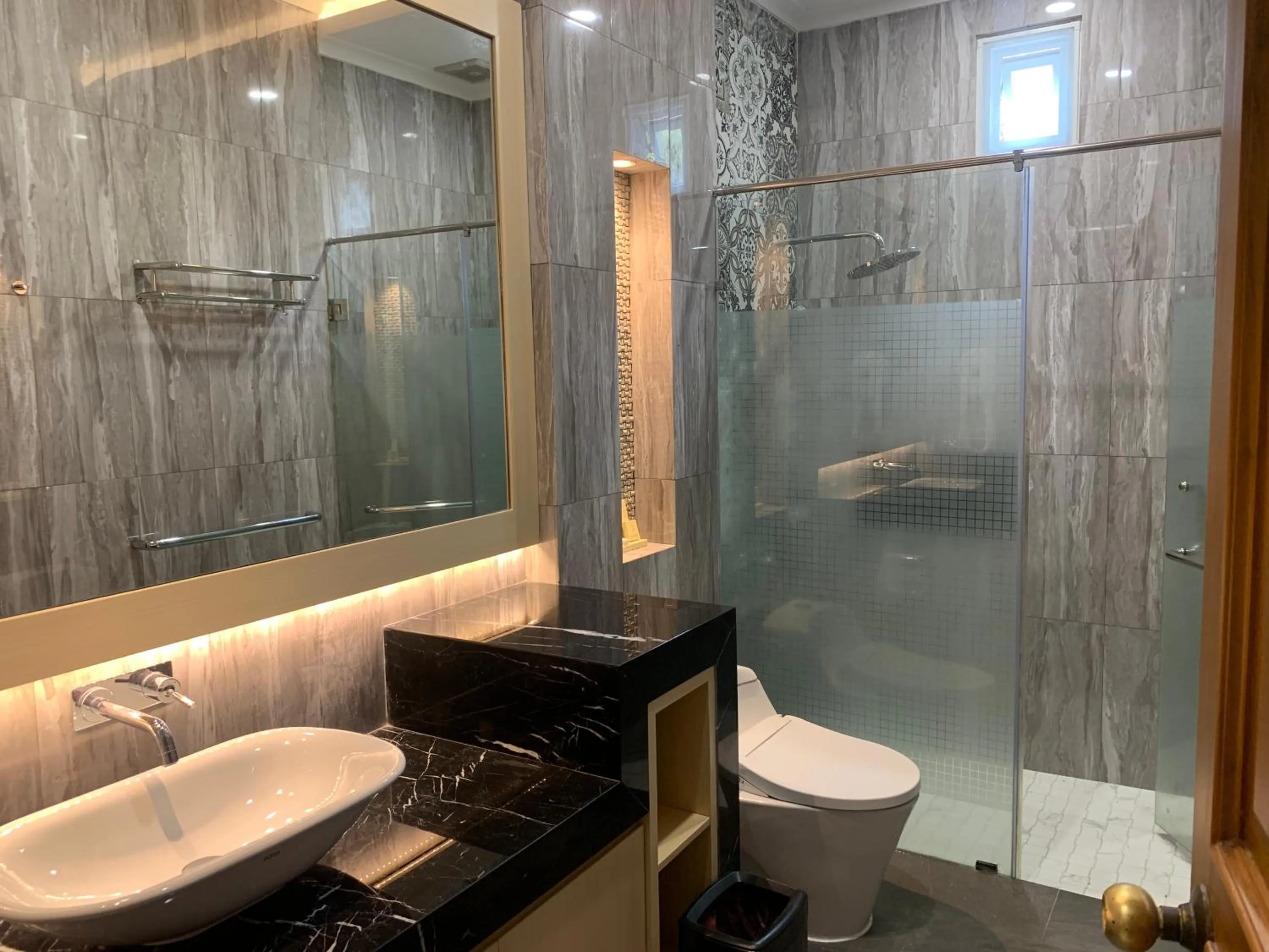 Toilet in Gracia Spa Resort Hotel