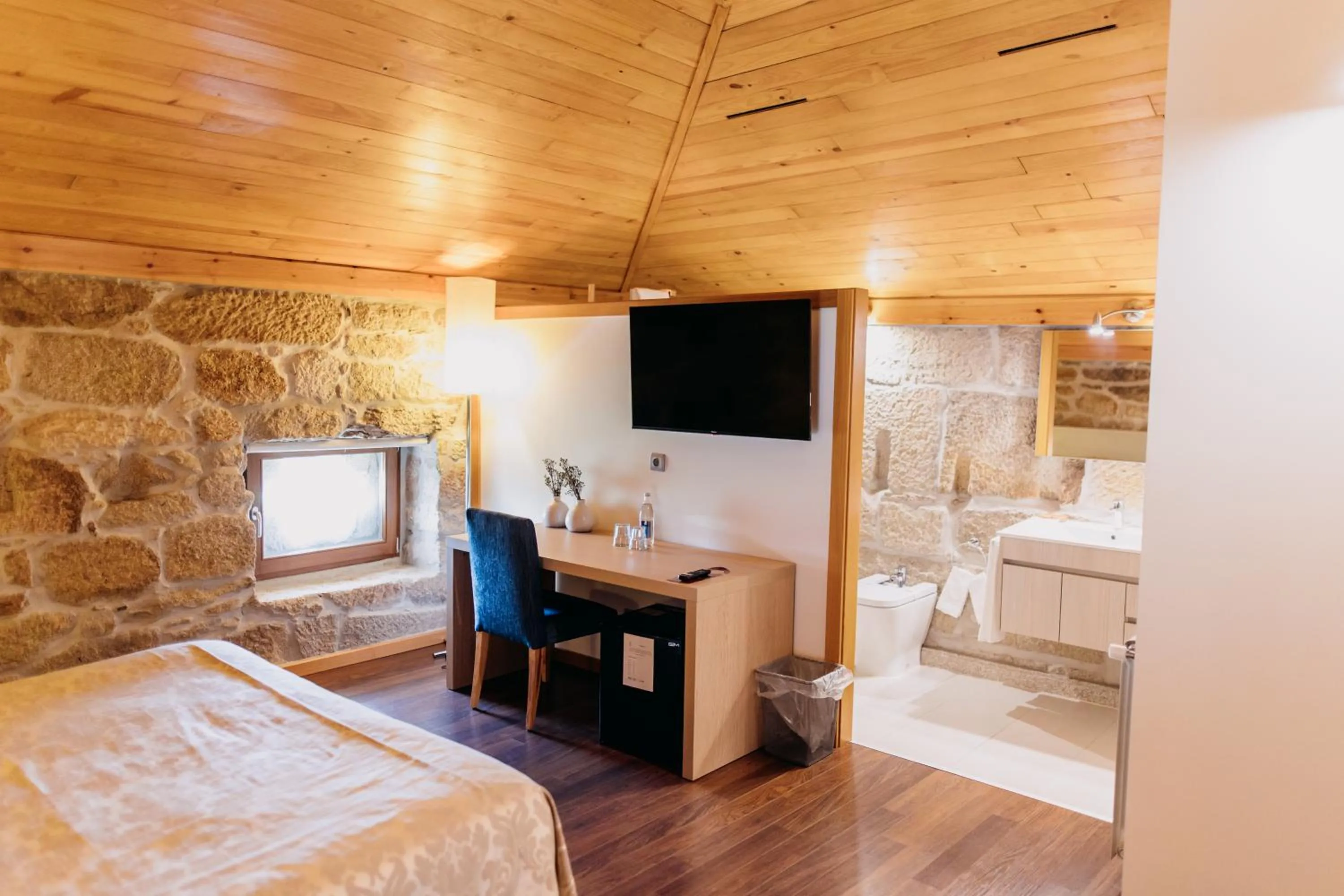 TV and multimedia, Bed in Casas Novas Countryside Hotel Spa & Events