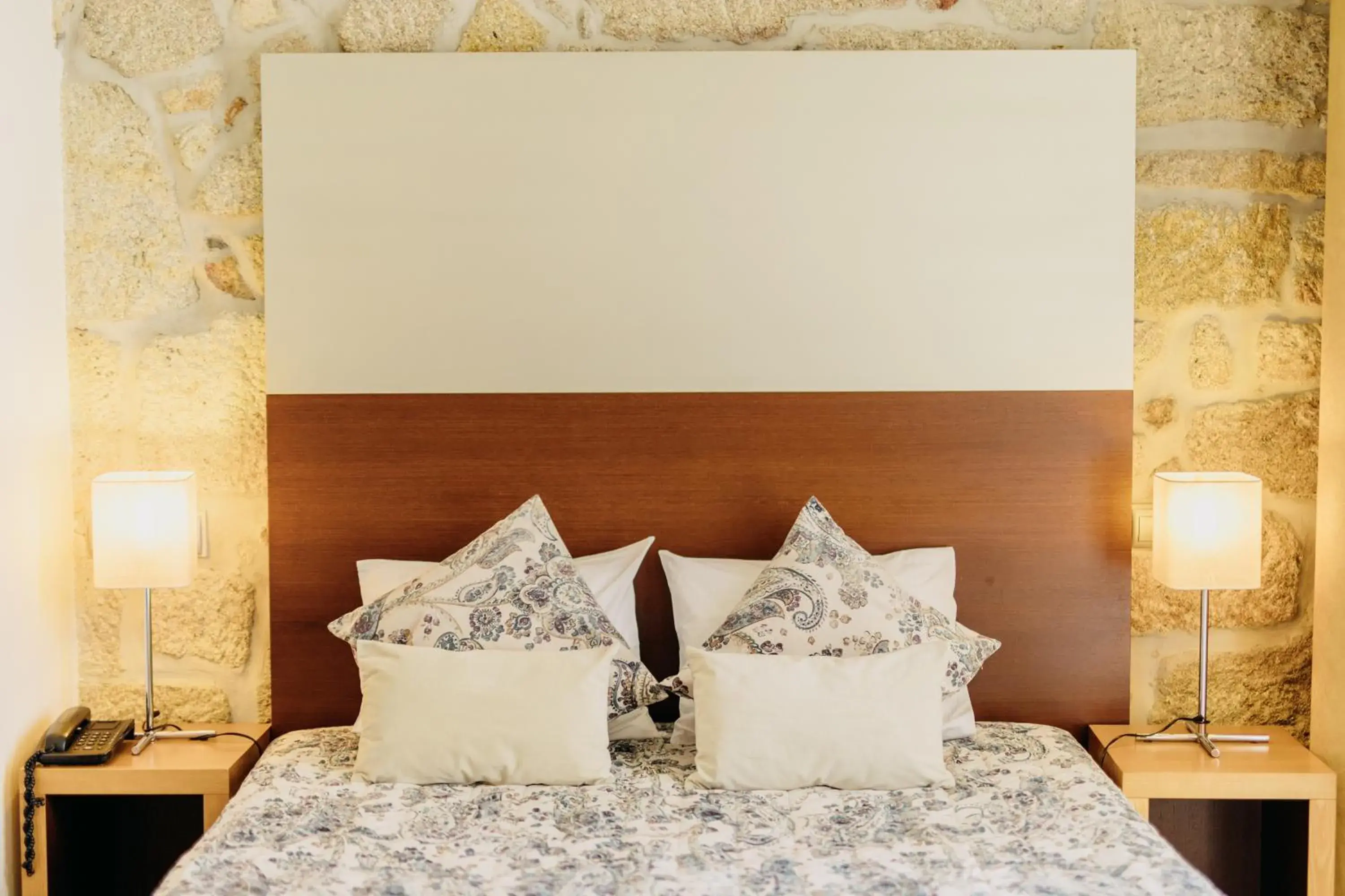 Deluxe Double Room with Spa Bath and Balcony in Casas Novas Countryside Hotel Spa & Events Deluxe Double Room with Spa Bath and Balcony in Casas Novas Countryside Hotel Spa & Events