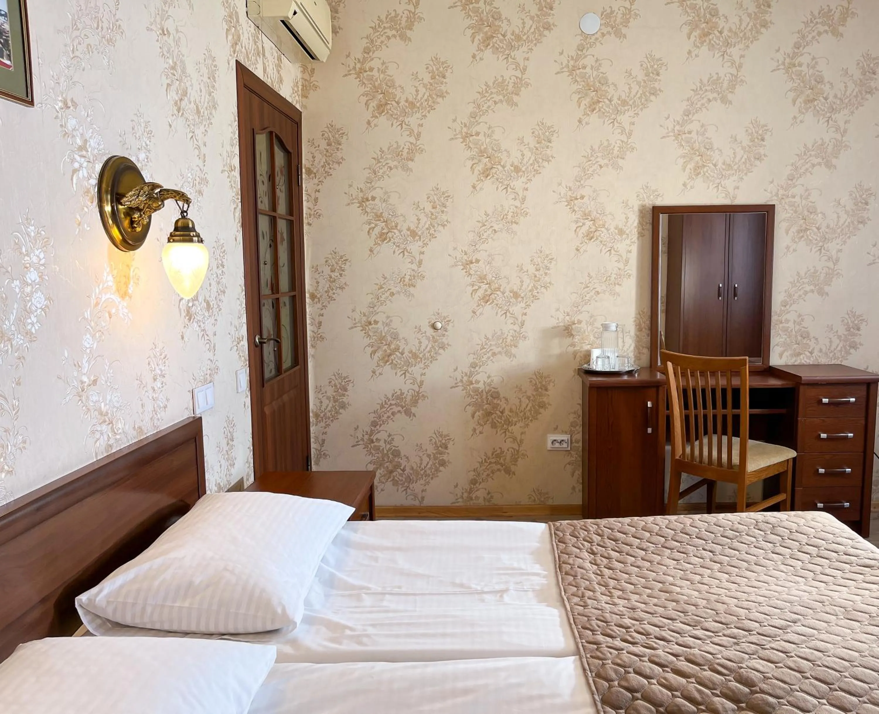 Bed in Hotel Plazma