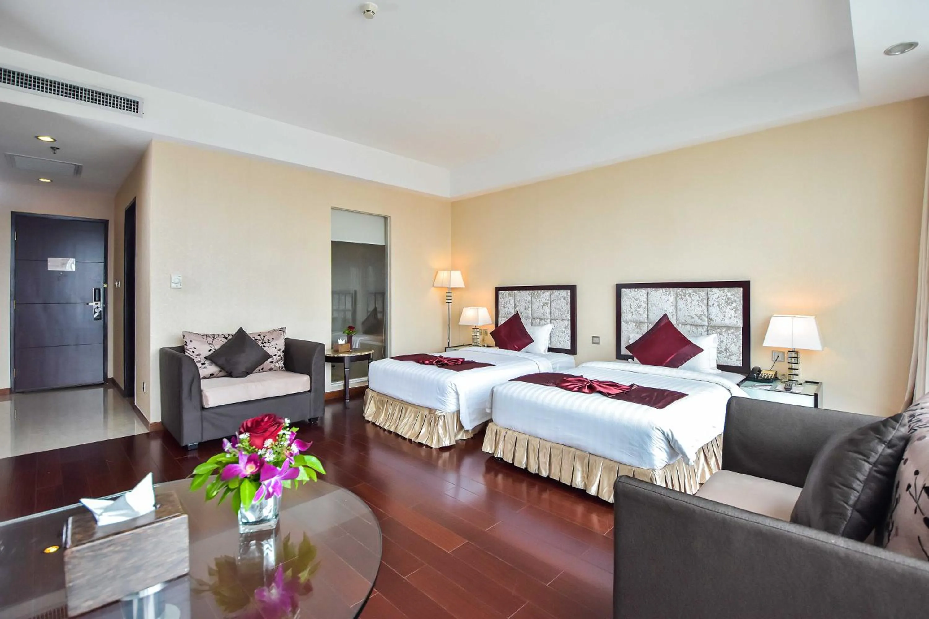 Bed in Dara Airport Hotel