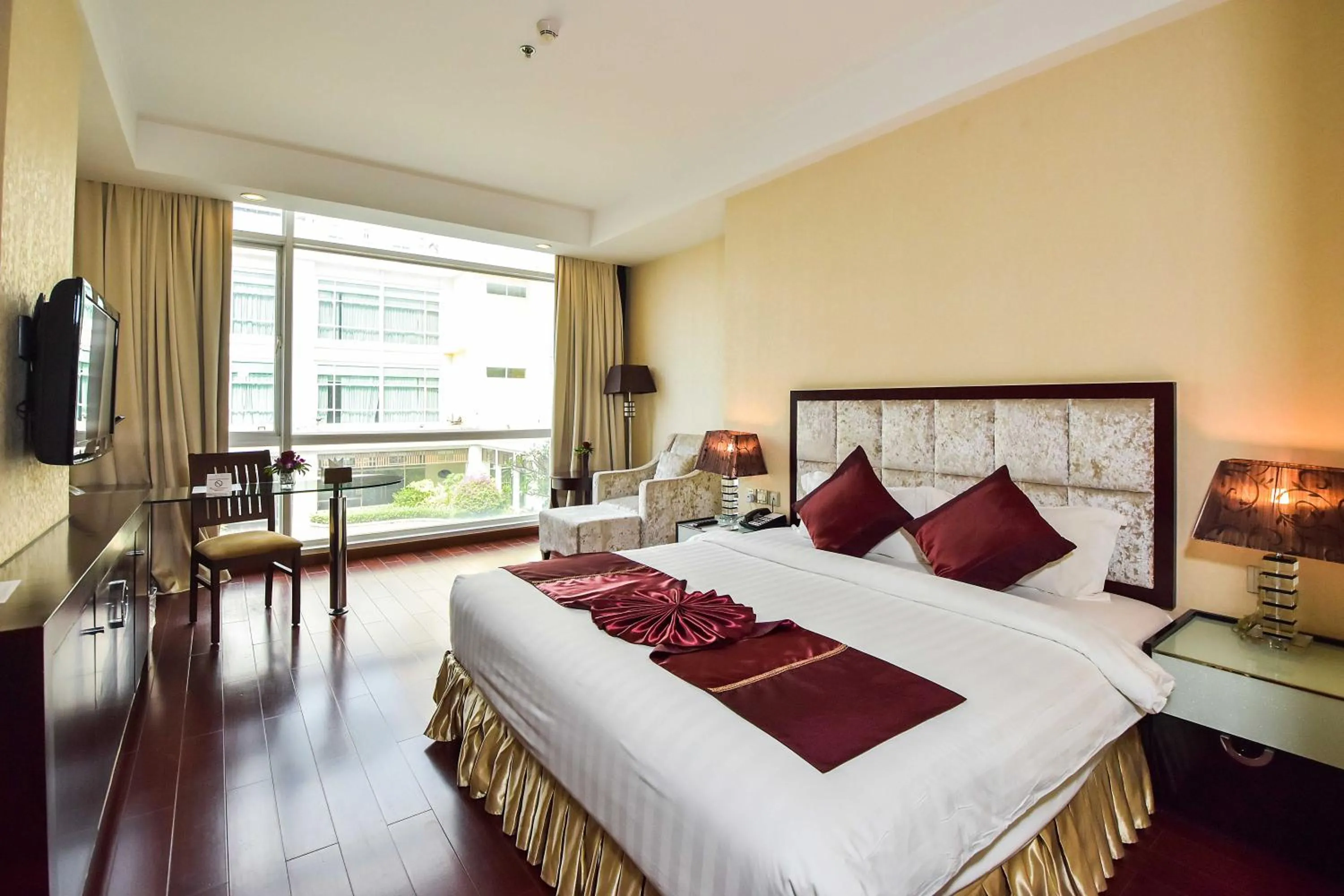 Bed in Dara Airport Hotel