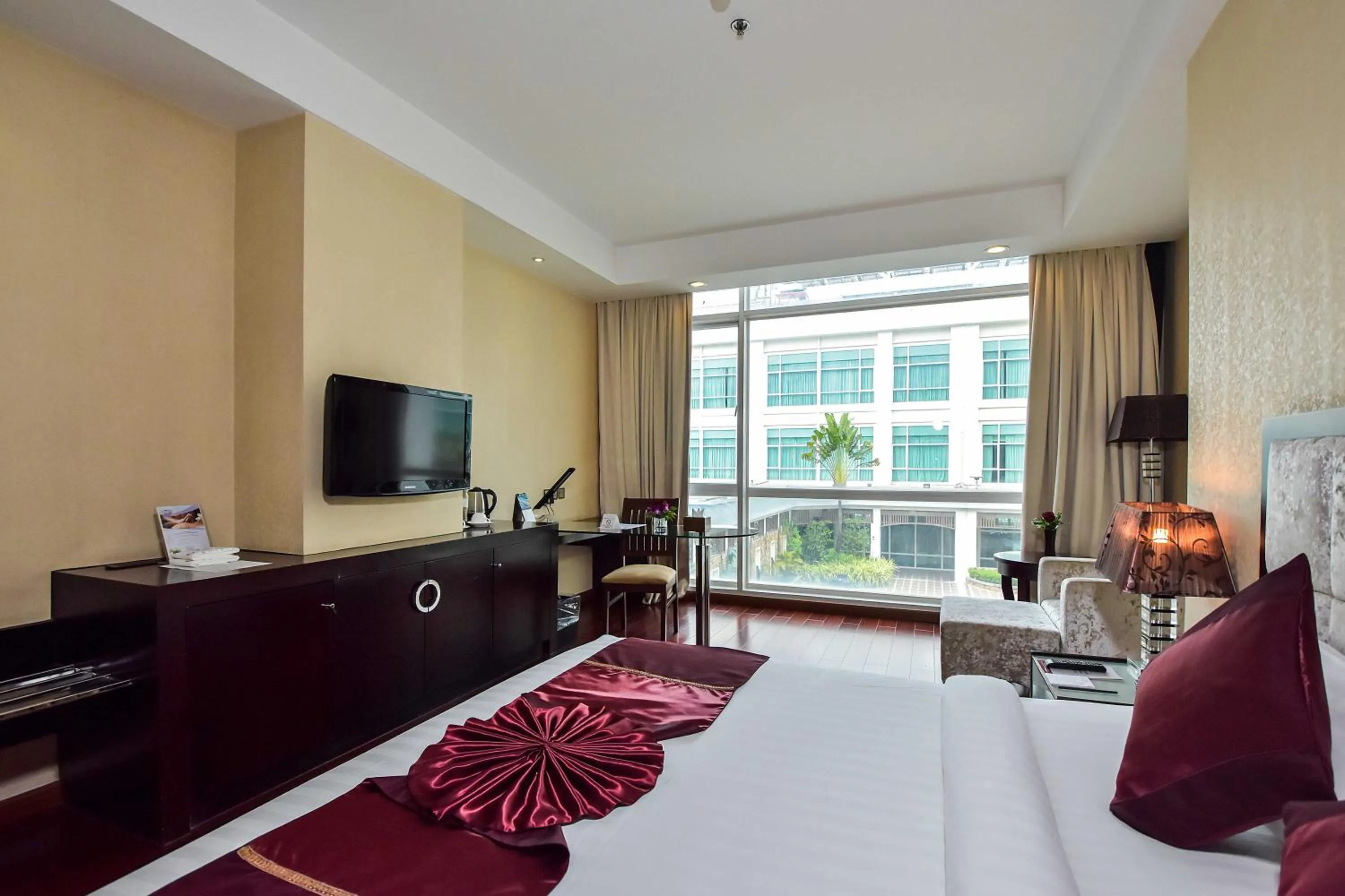 Bed in Dara Airport Hotel