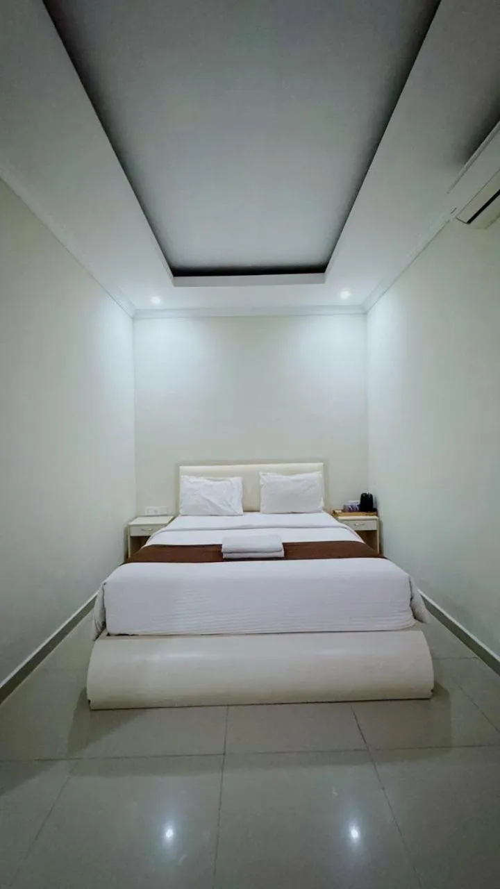 Photo of the whole room, Bed in Dedy Beach Inn