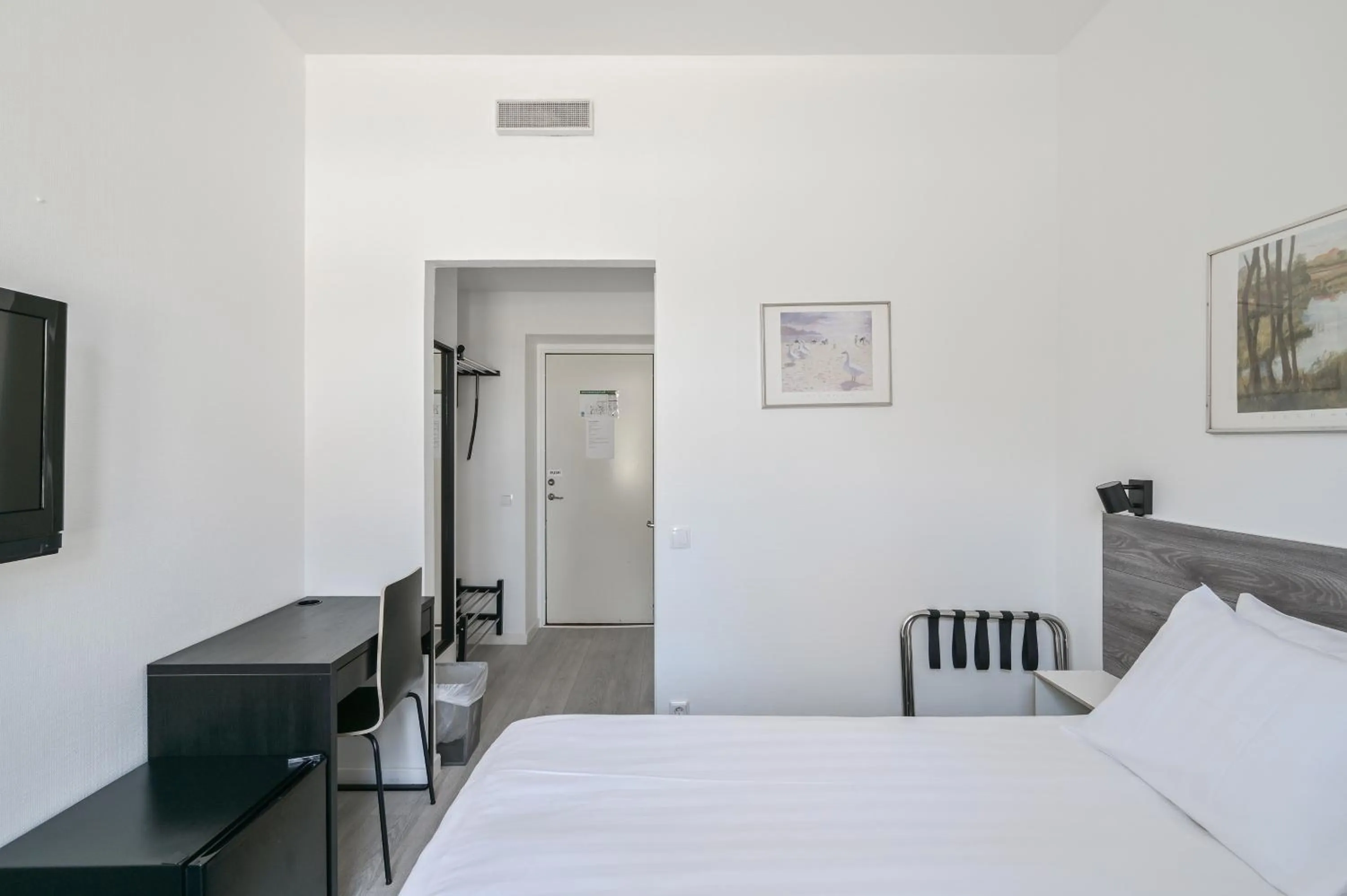 Photo of the whole room, Bed in Hotel Bema