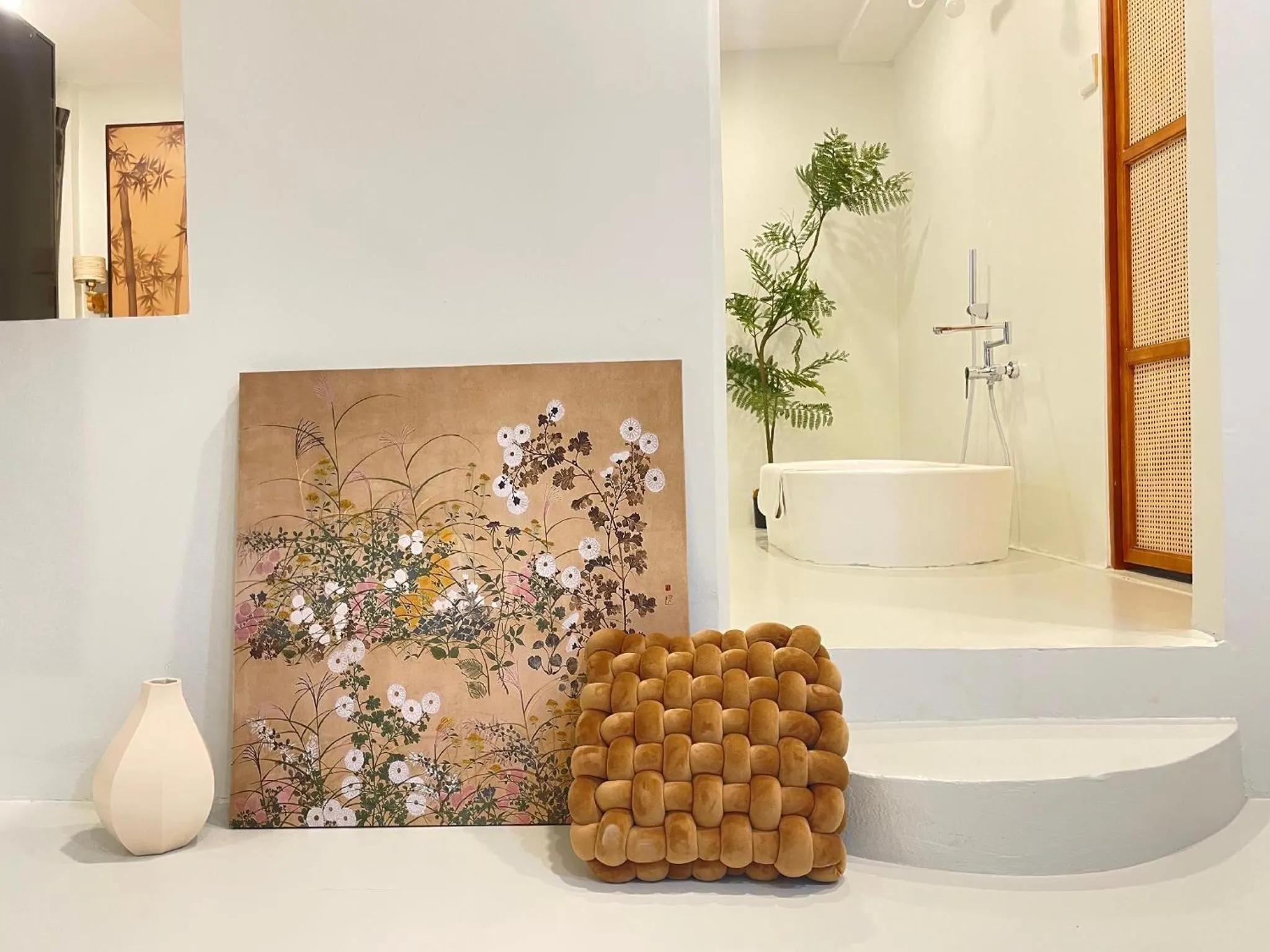 YOLO Bangkok Boutique Hotel