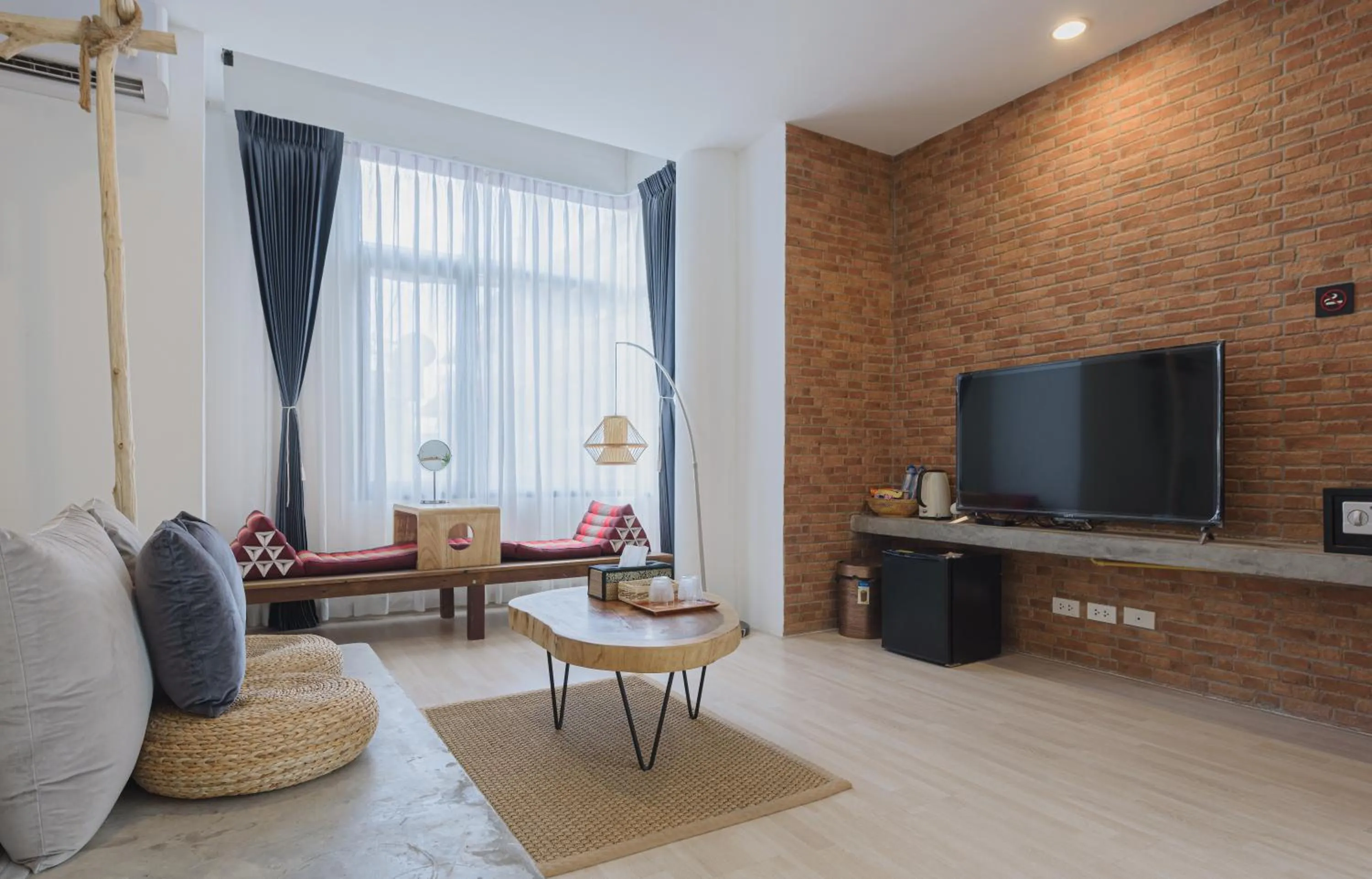 TV and multimedia in YOLO Bangkok Boutique Hotel