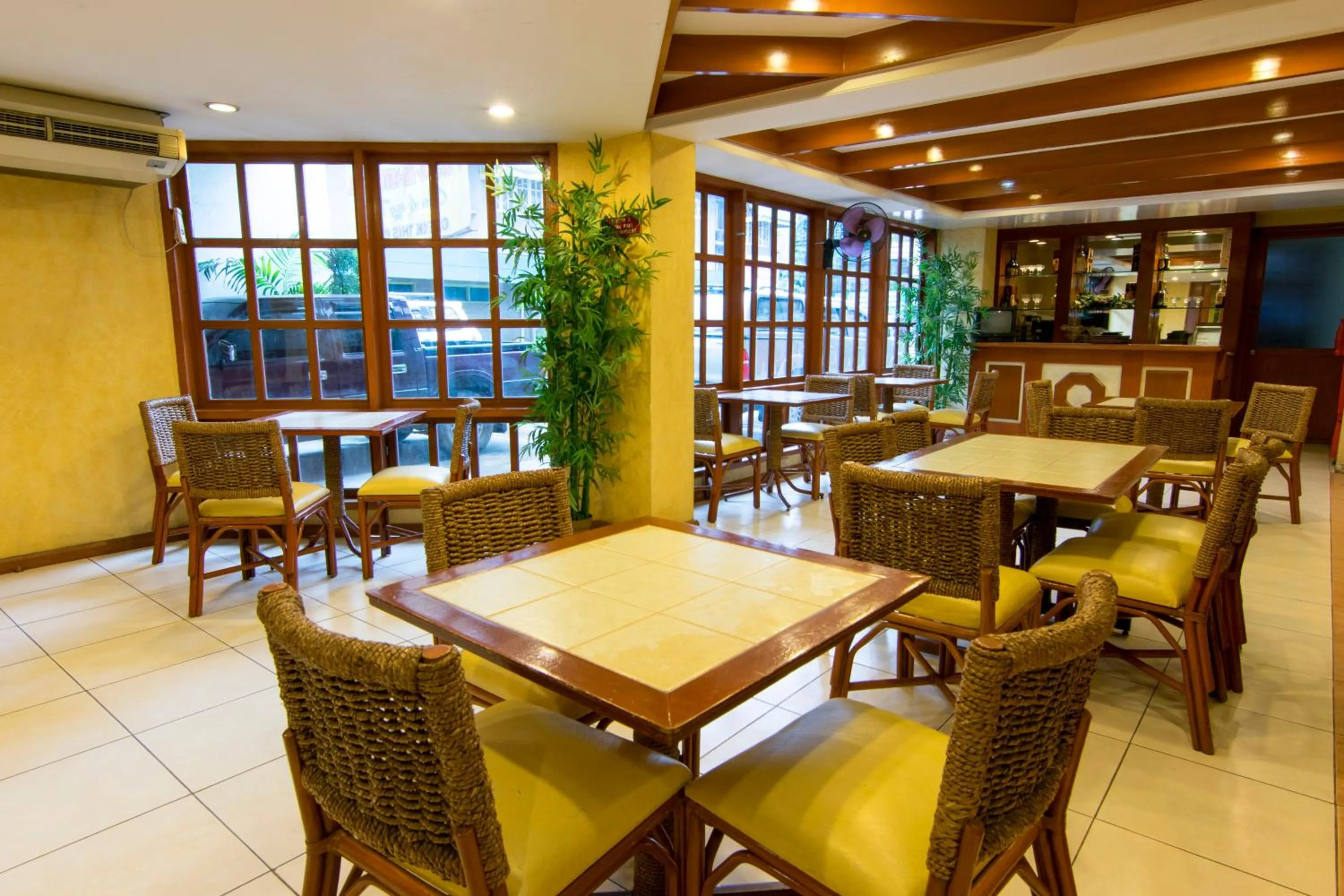 Restaurant/places to eat in The Manor Hotel