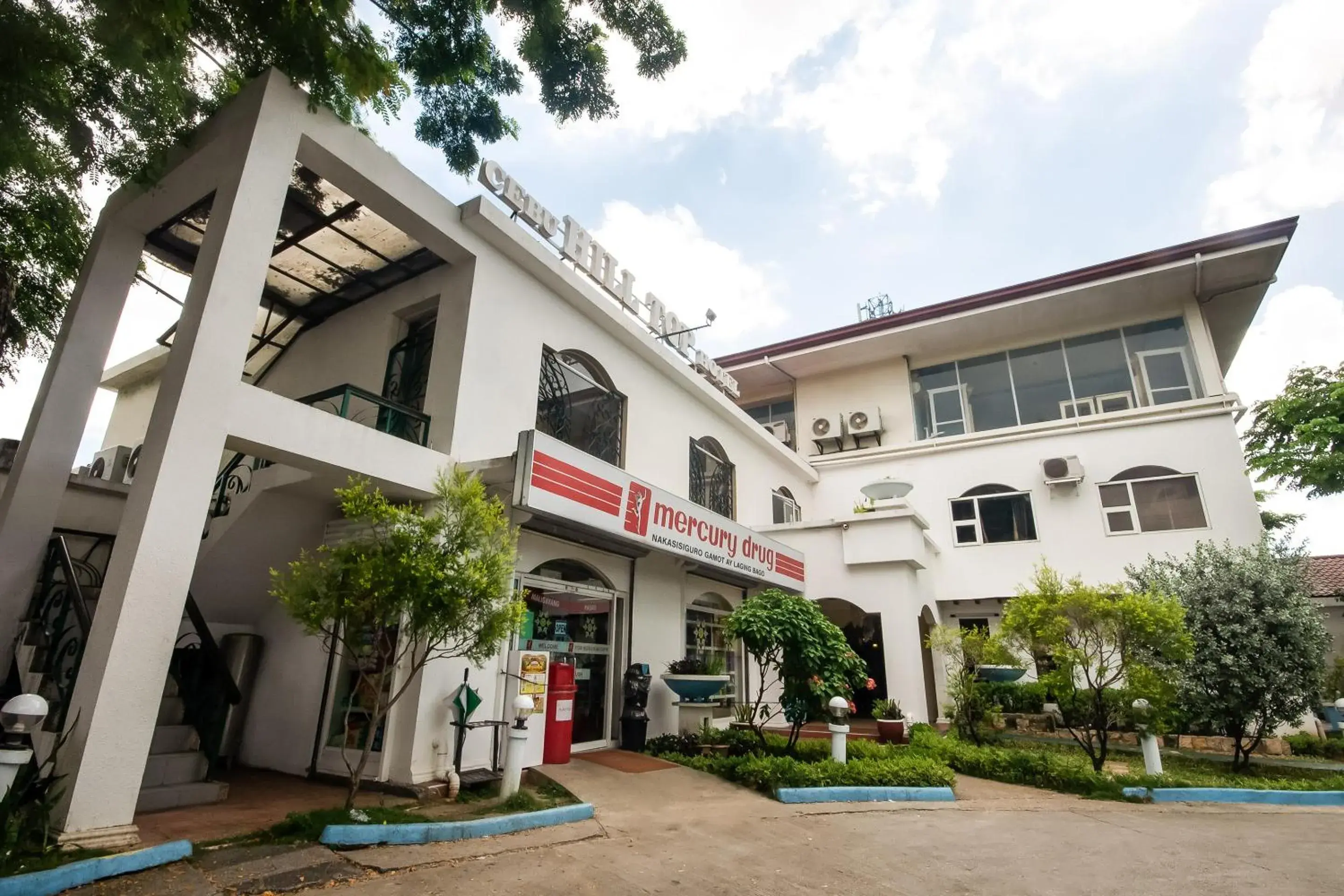 Facade/entrance in Cebu Hilltop Hotel Facade/entrance in Cebu Hilltop Hotel
