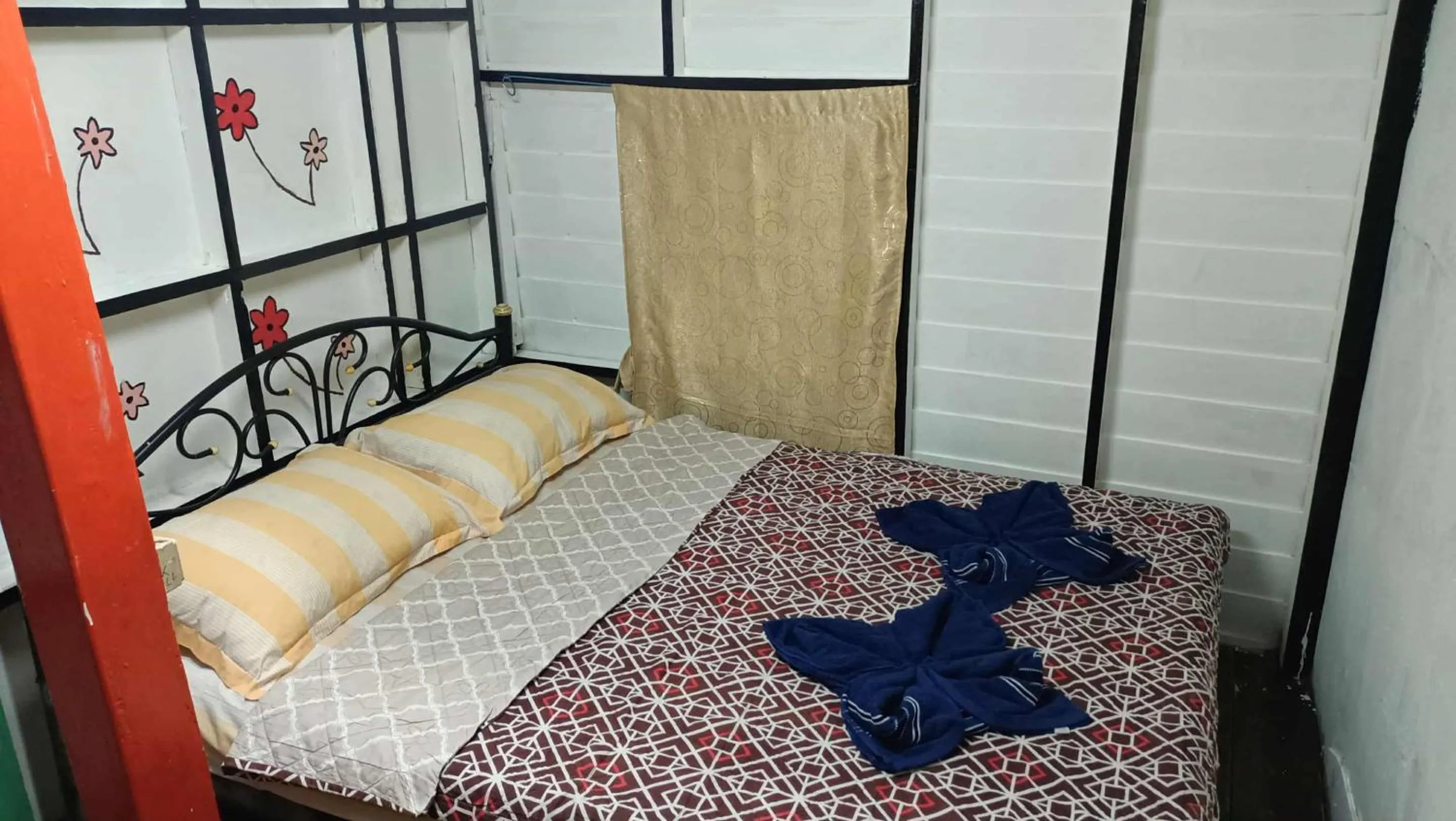 Twin Room with Shared Bathroom in New Phiman Riverview Guesthouse