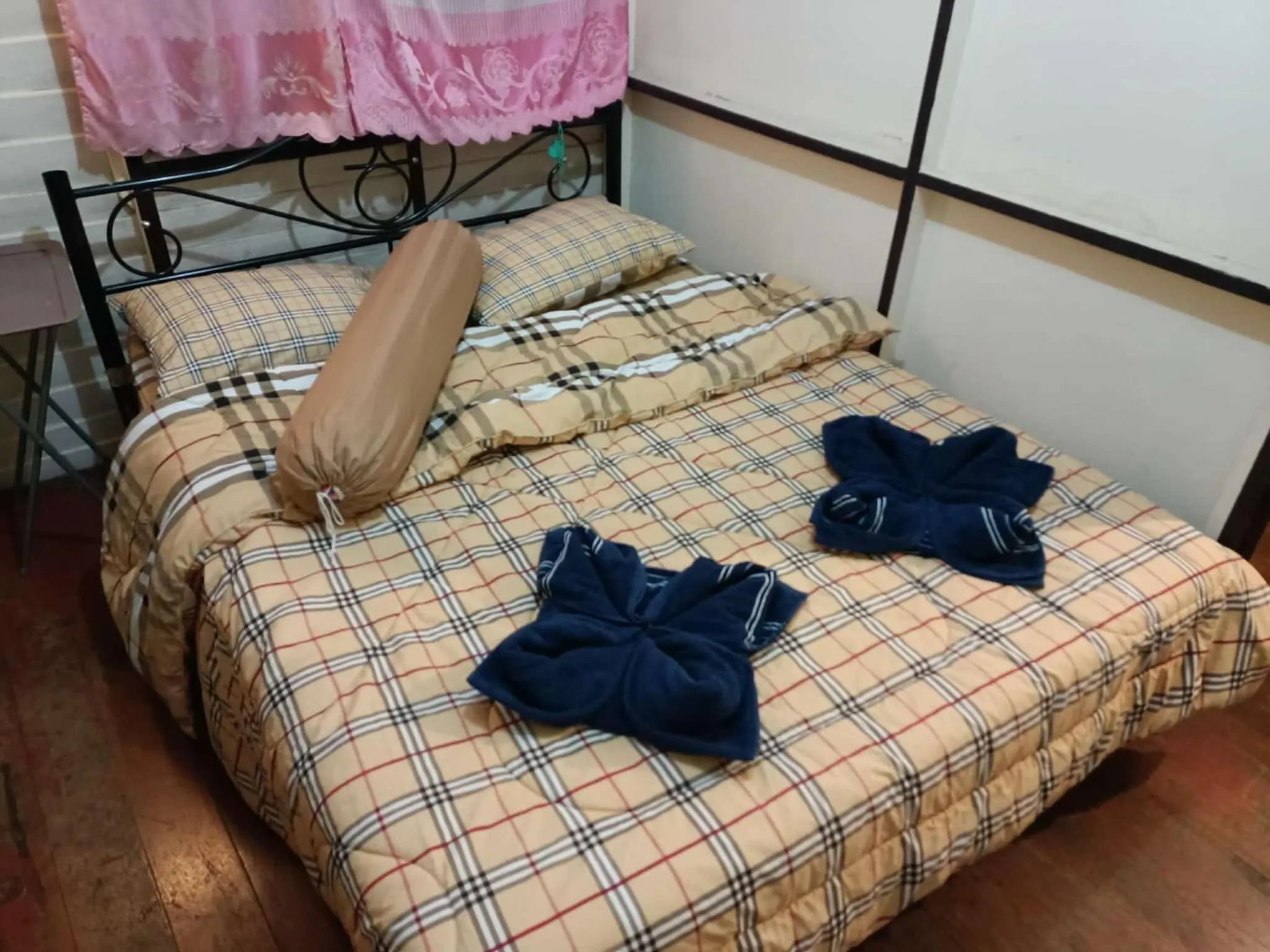 Double Room with Fan and Shared Bathroom in New Phiman Riverview Guesthouse