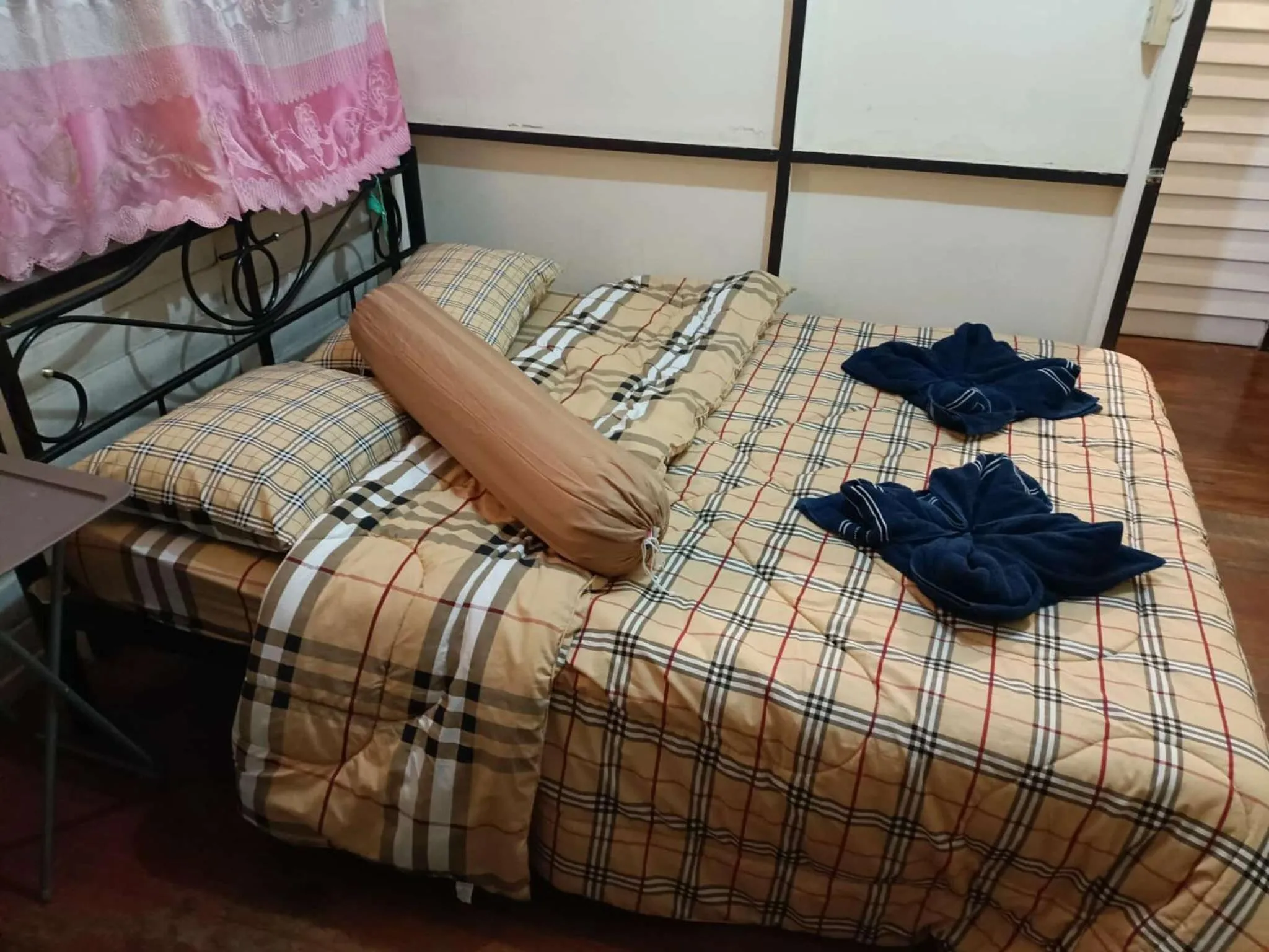 Double Room with Fan and Shared Bathroom in New Phiman Riverview Guesthouse