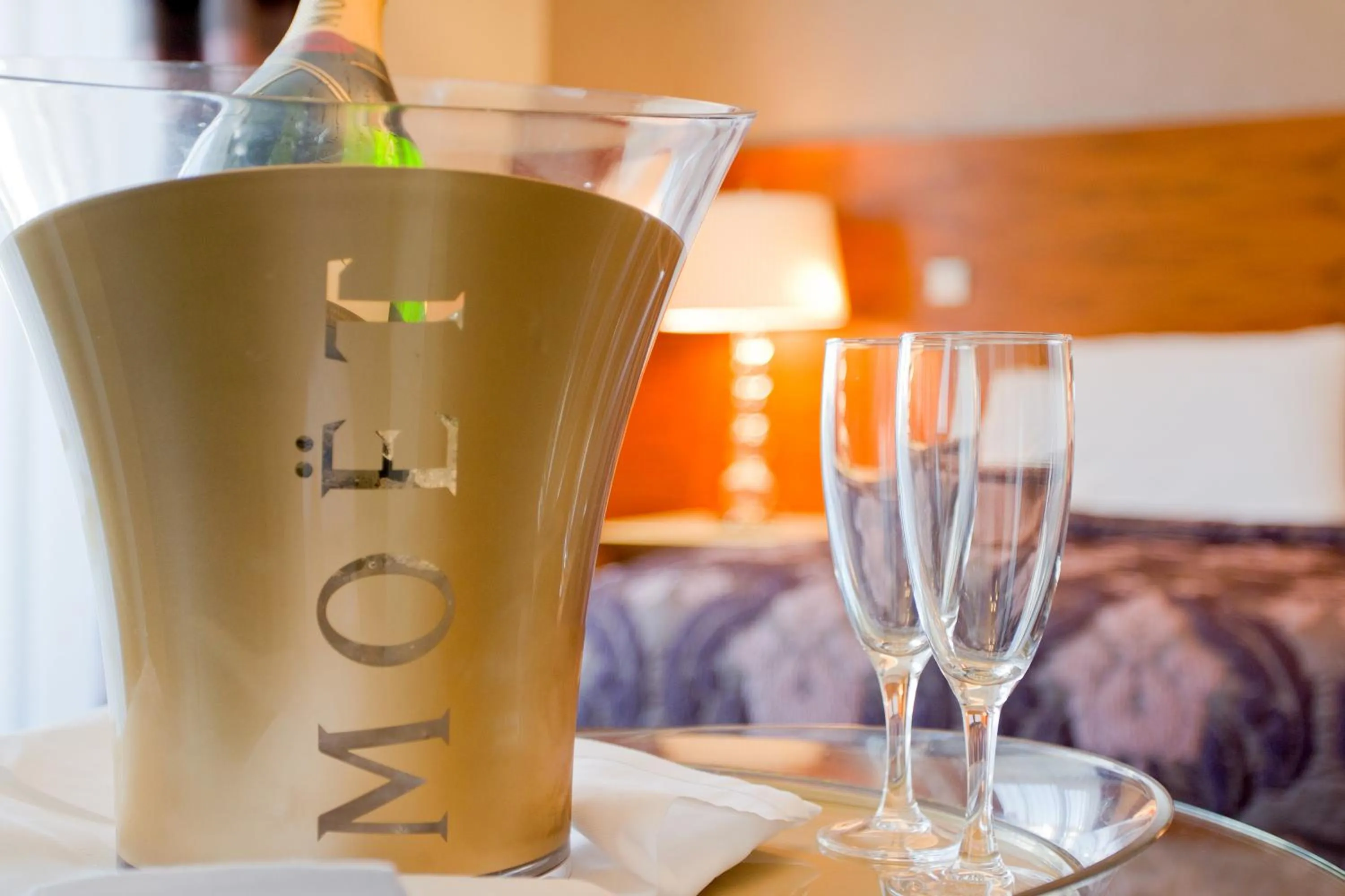 Alcoholic drinks, Bed in Moyvalley Hotel & Golf Resort