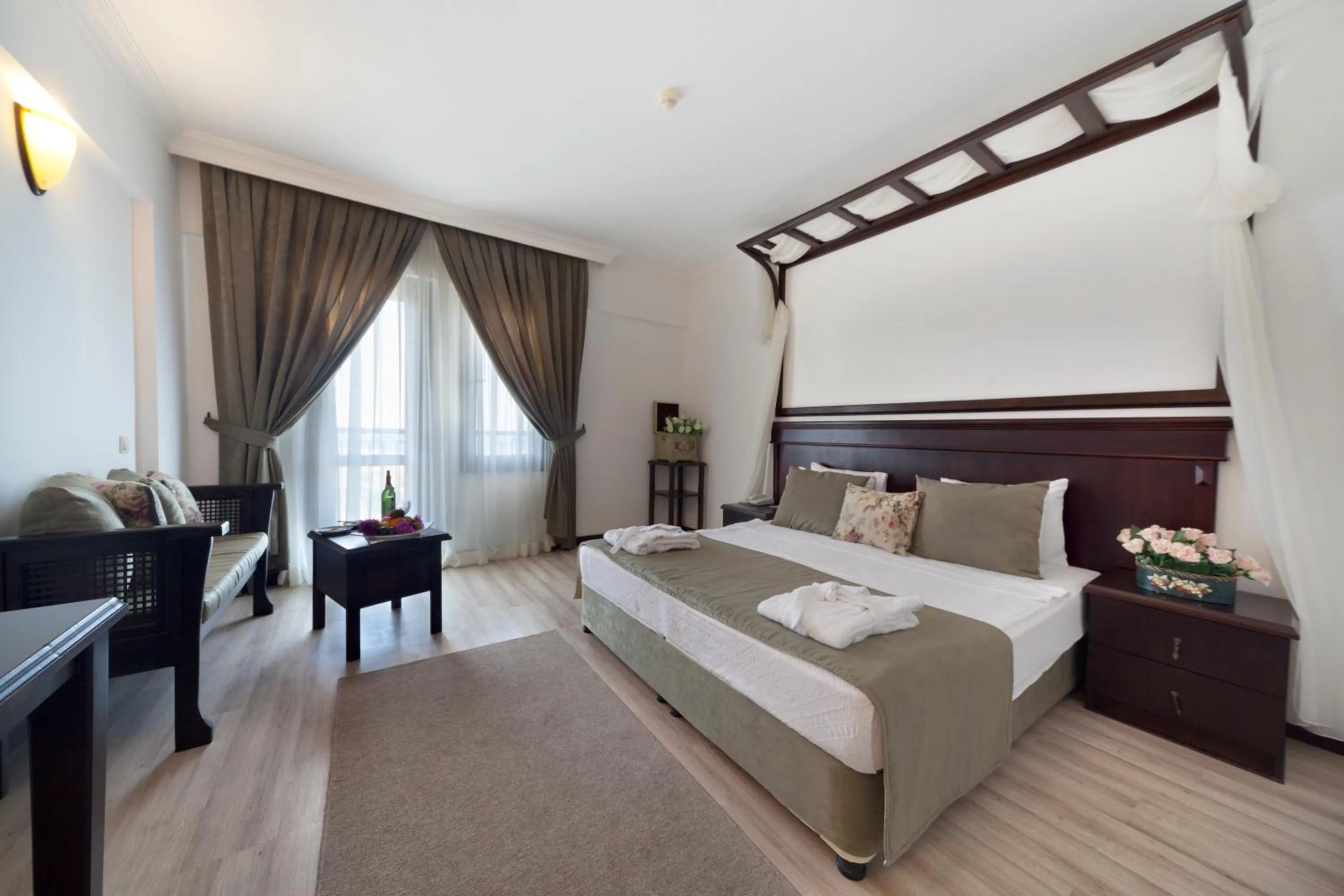 Bedroom, Bed in Crystal Hotel Bodrum