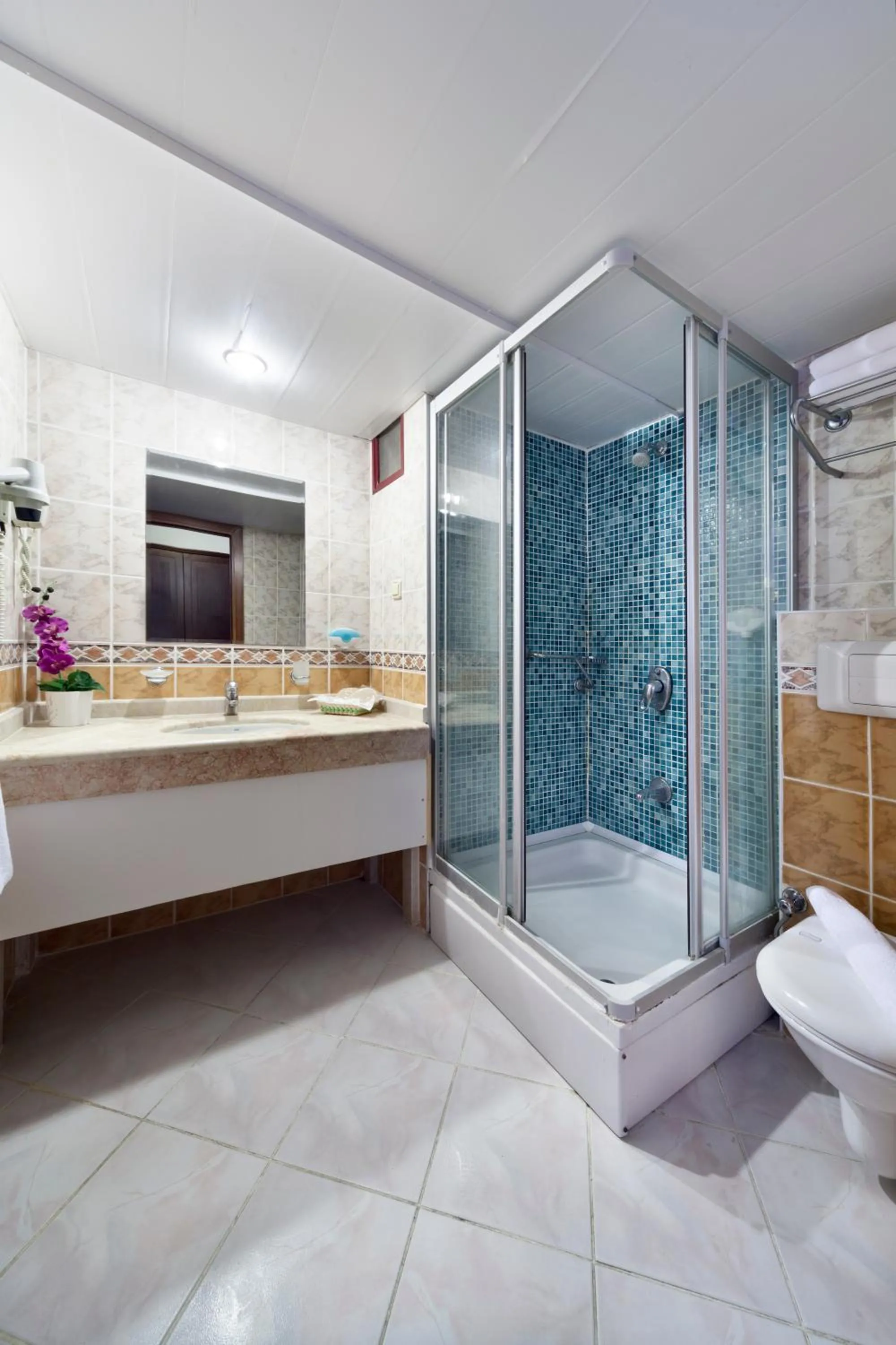 Shower in Crystal Hotel Bodrum