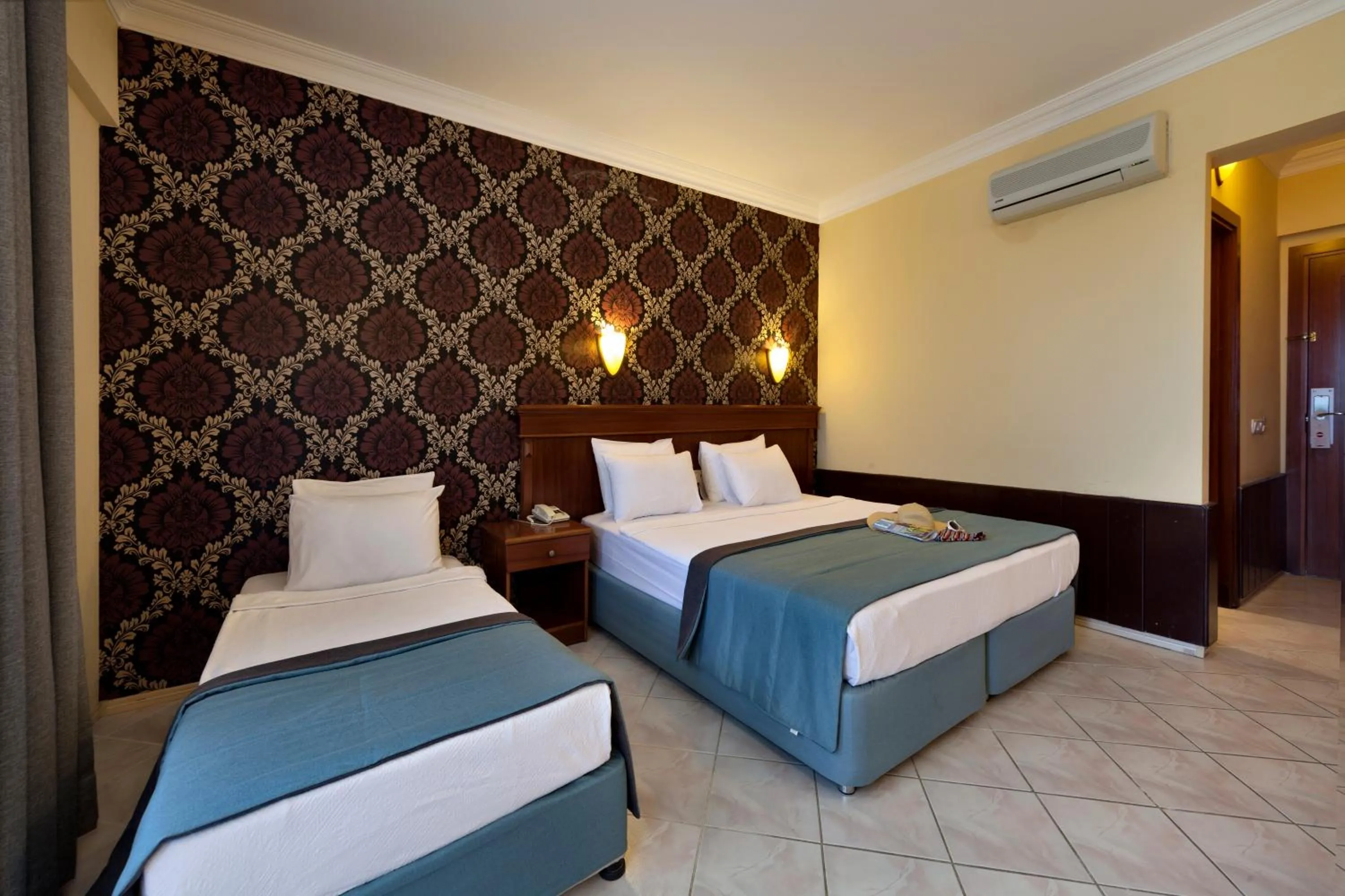 Bedroom, Bed in Crystal Hotel Bodrum