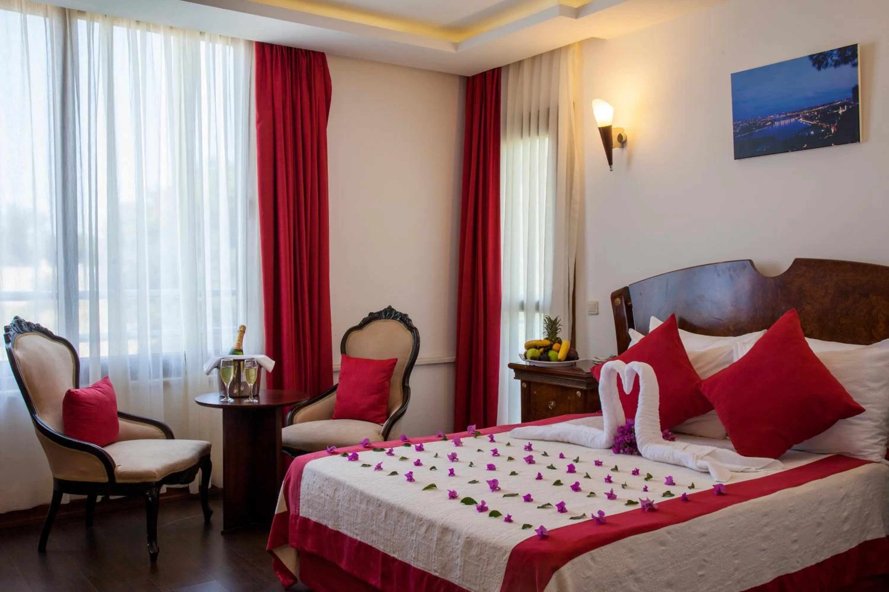 Bedroom, Bed in Crystal Hotel Bodrum