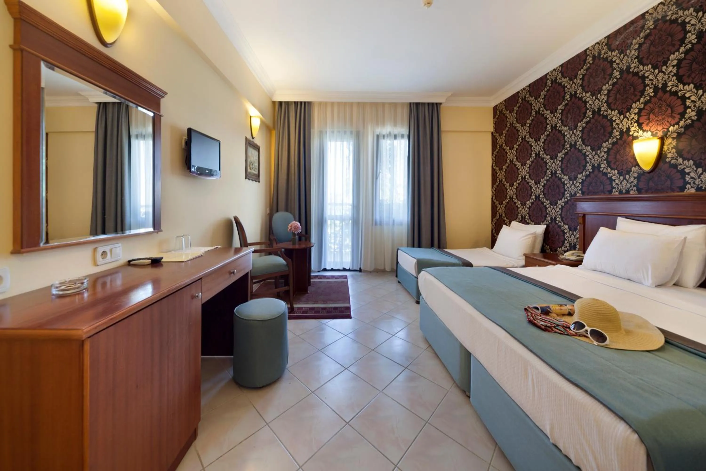 Bedroom, Bed in Crystal Hotel Bodrum