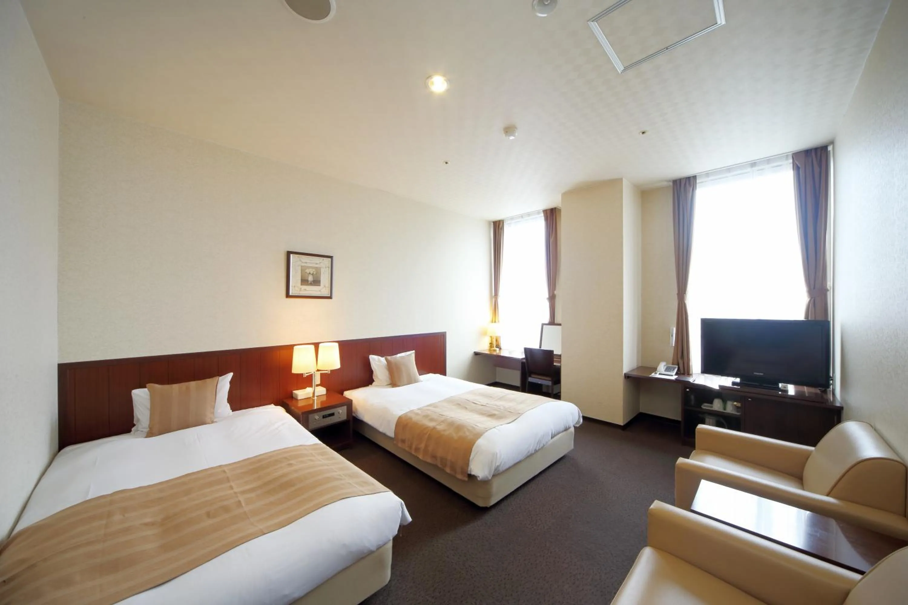 Day, Bed in Asahikawa Toyo Hotel