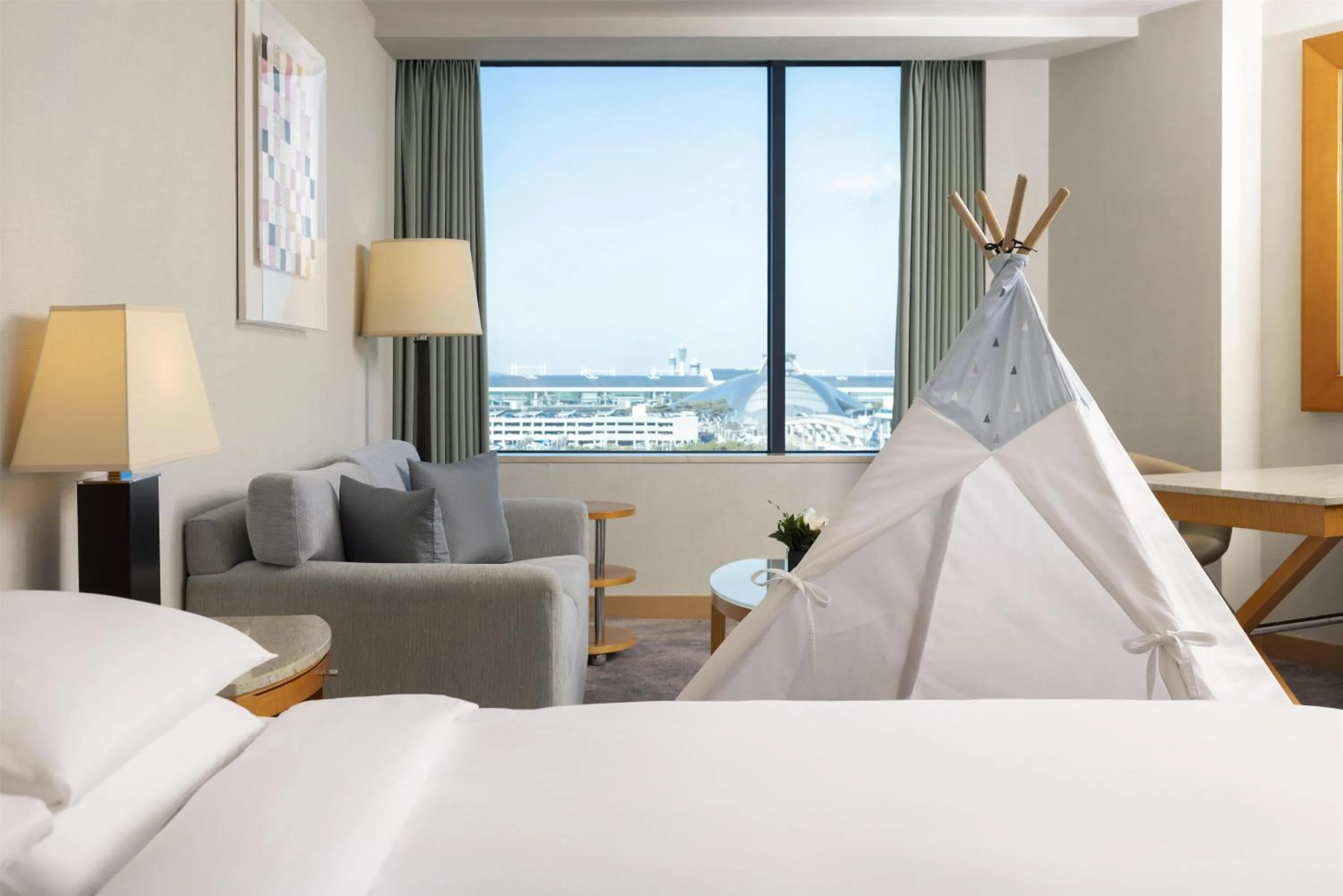 Bedroom, Bed in Grand Hyatt Incheon