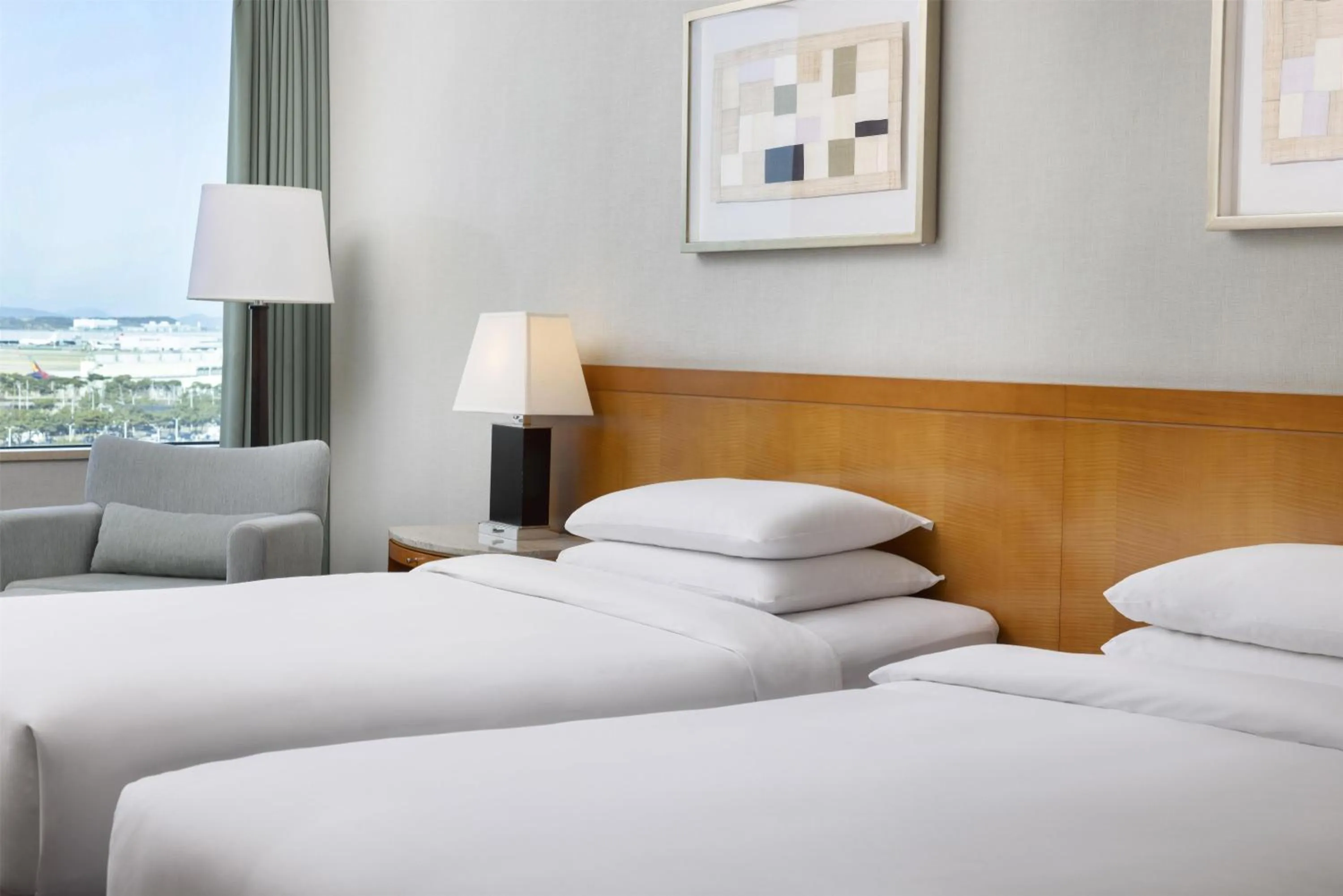 Bedroom, Bed in Grand Hyatt Incheon