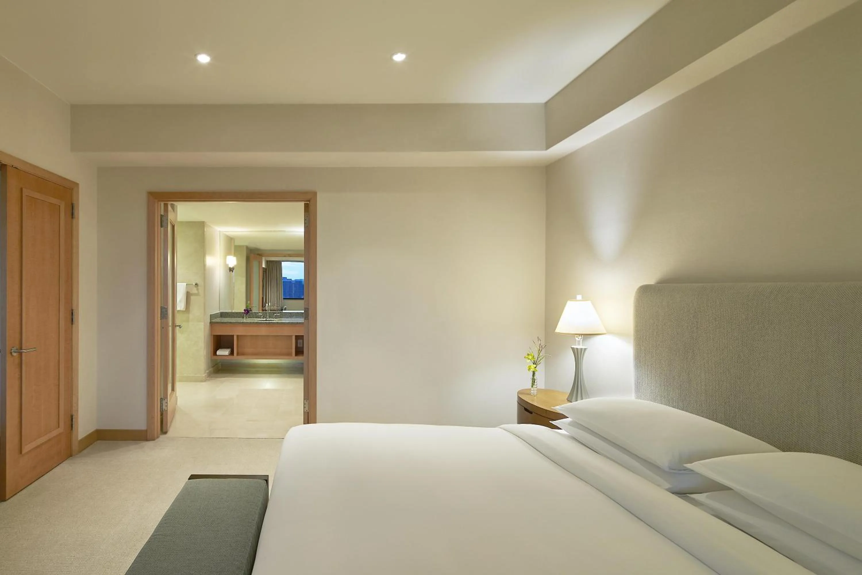 Photo of the whole room, Bed in Grand Hyatt Incheon