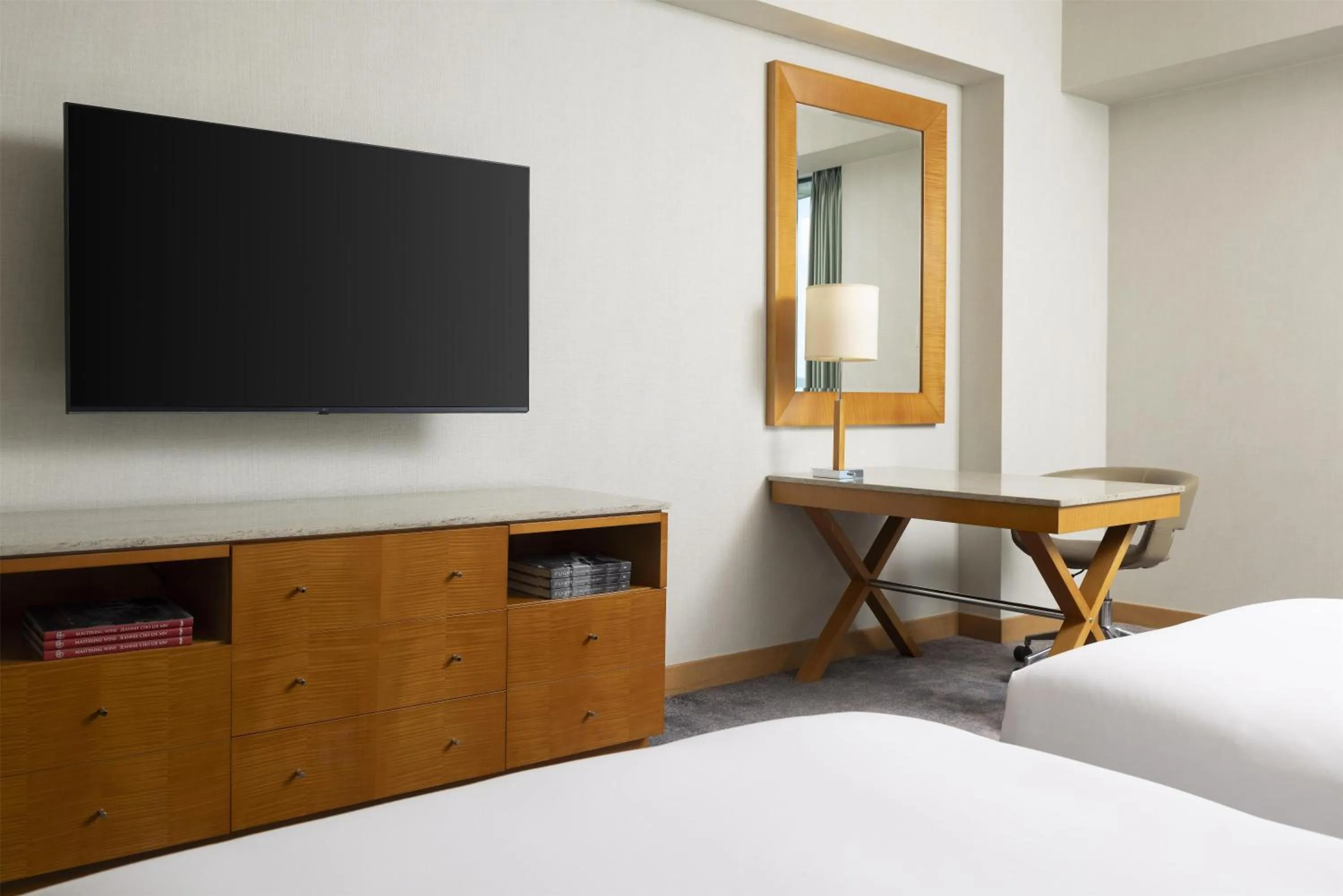 Bedroom, Bed in Grand Hyatt Incheon