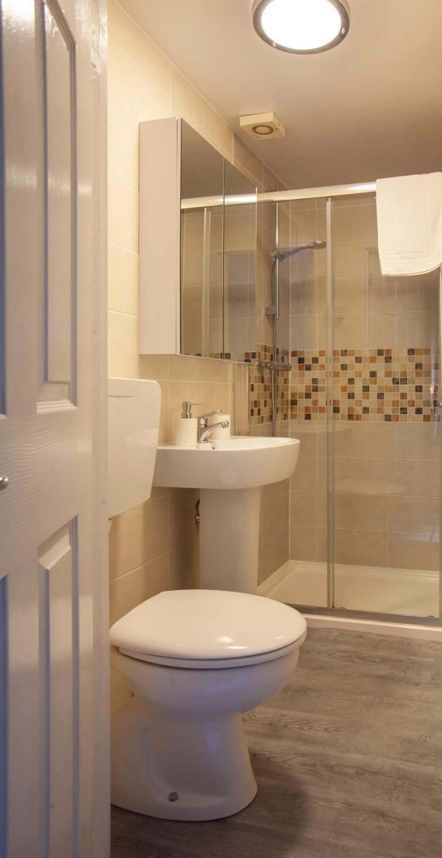 Shower in Pensione Bianca