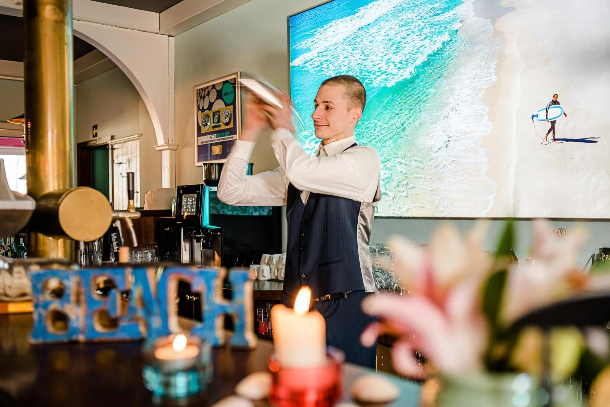 Restaurant/places to eat in feels Beach Club Hotel