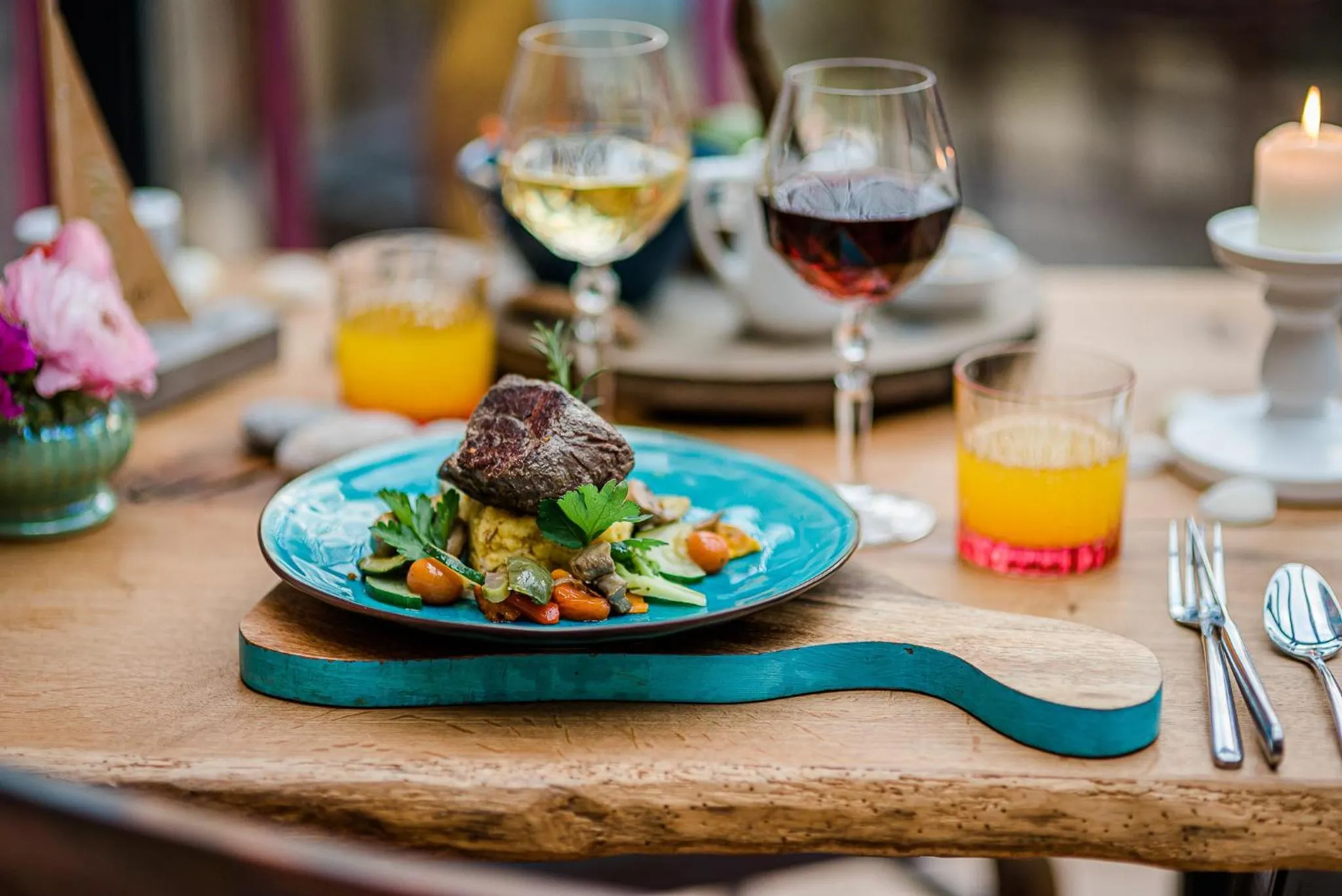 Restaurant/places to eat in feels Beach Club Hotel