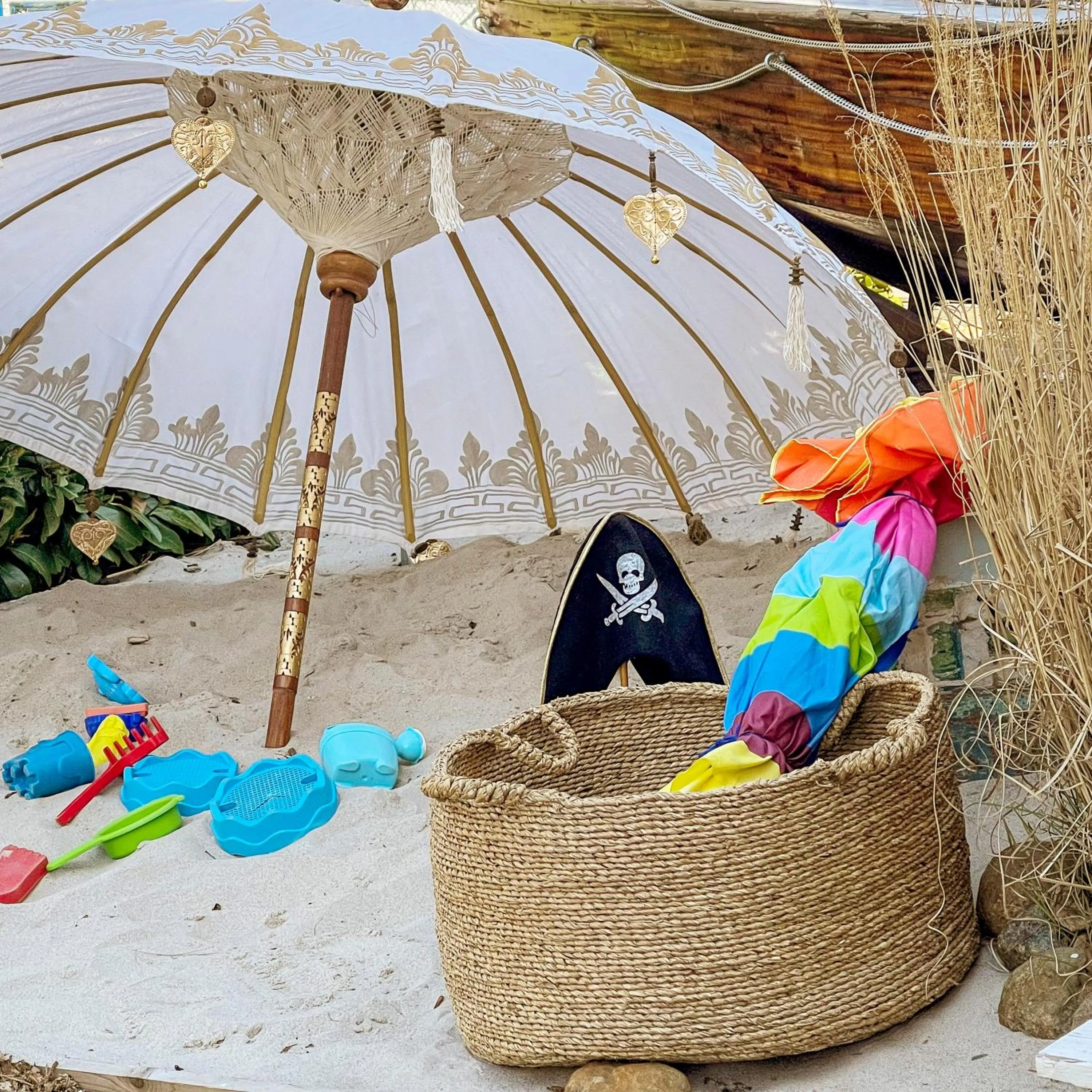 feels Beach Club Hotel