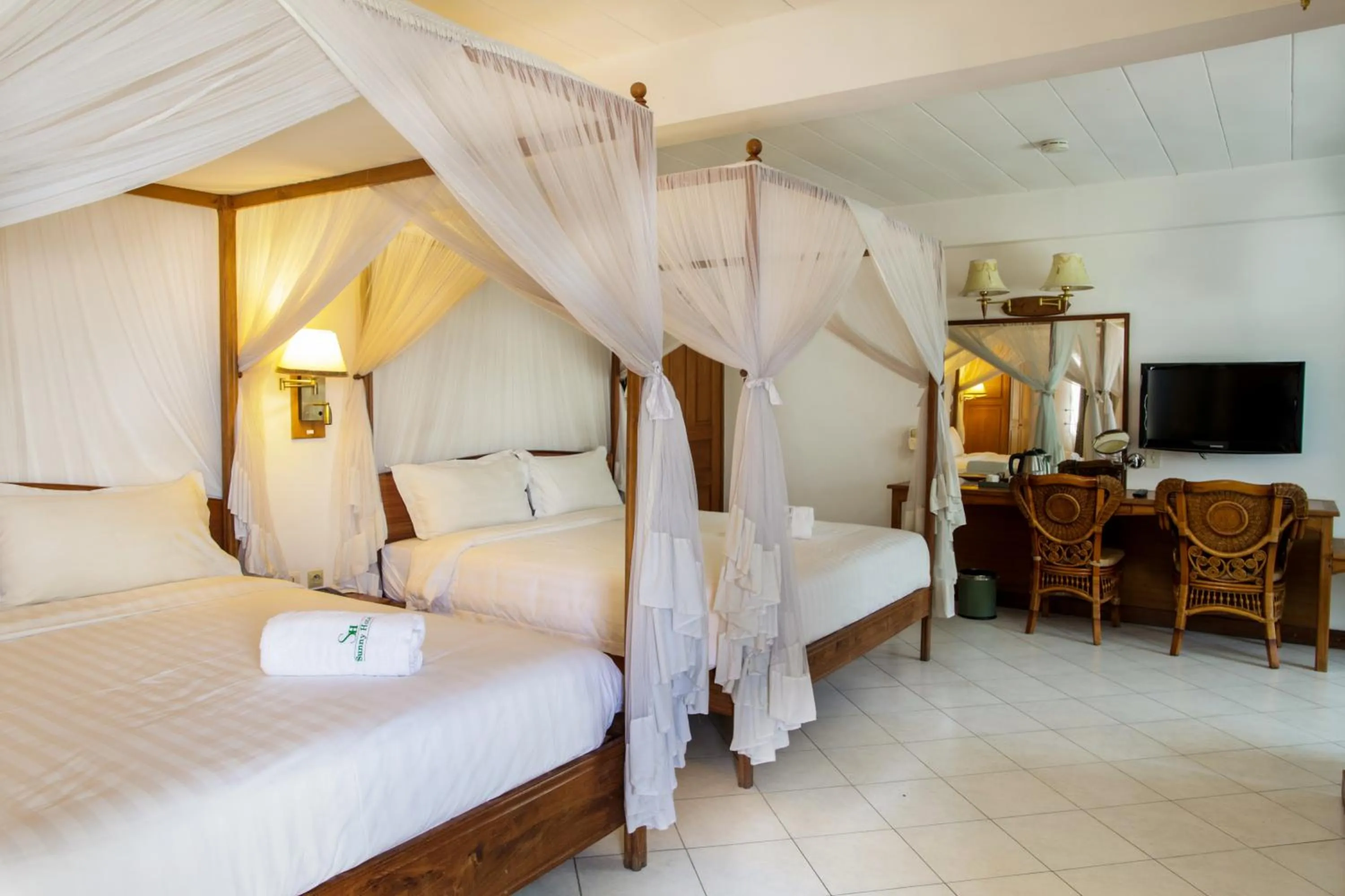 Bedroom, Bed in Sunny Garden