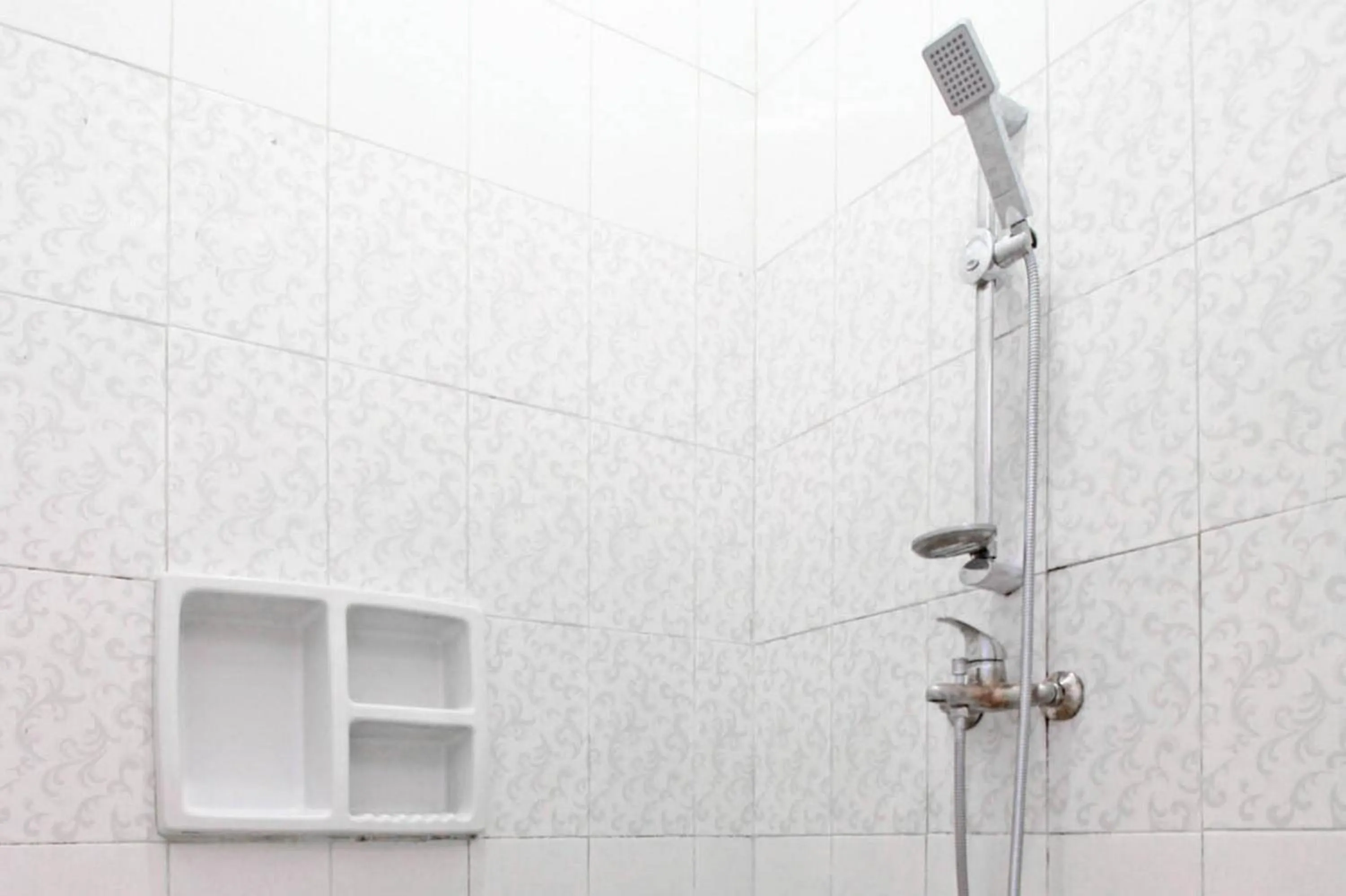 Bathroom in RedDoorz near Hartono Mall 3